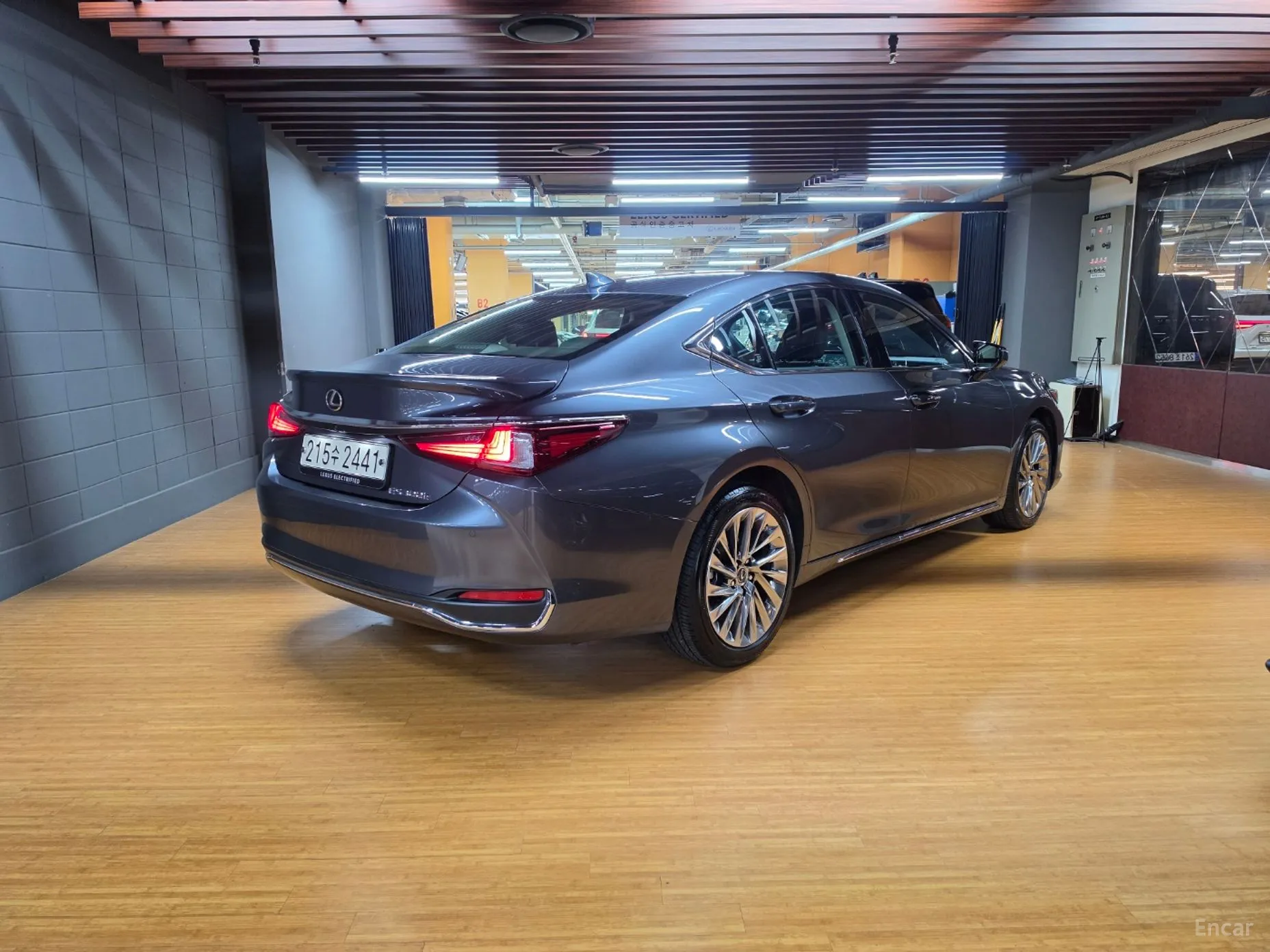 Lexus ES300h 7th Generation