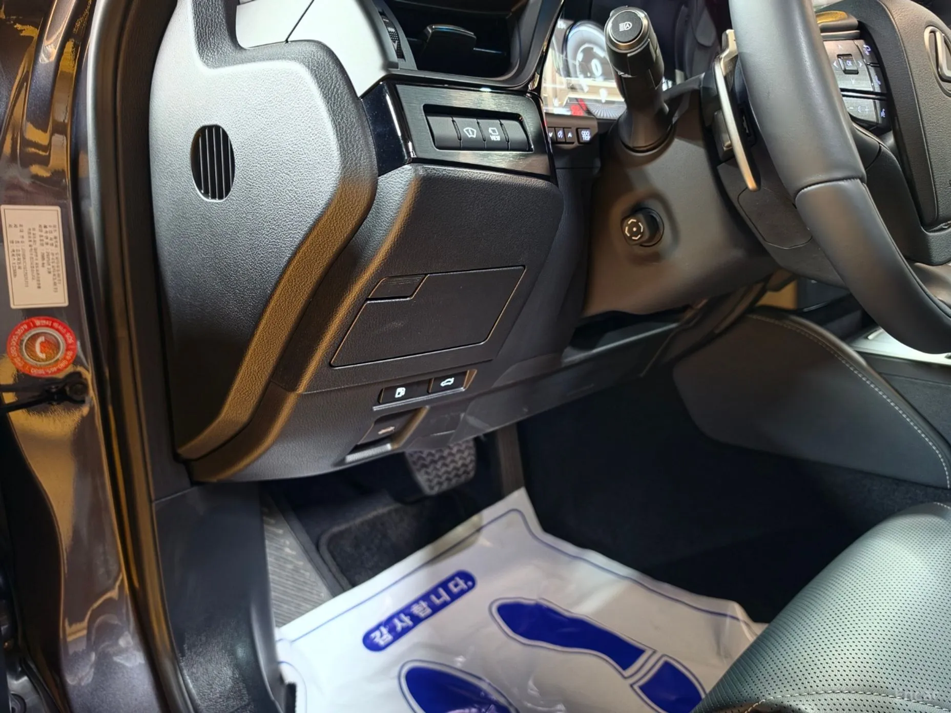 Lexus ES300h 7th Generation превью 18