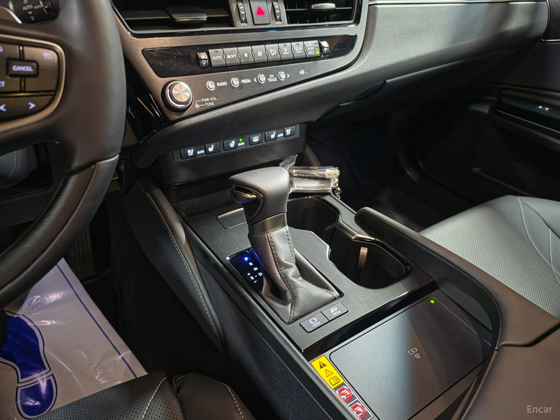Lexus ES300h 7th Generation превью 9