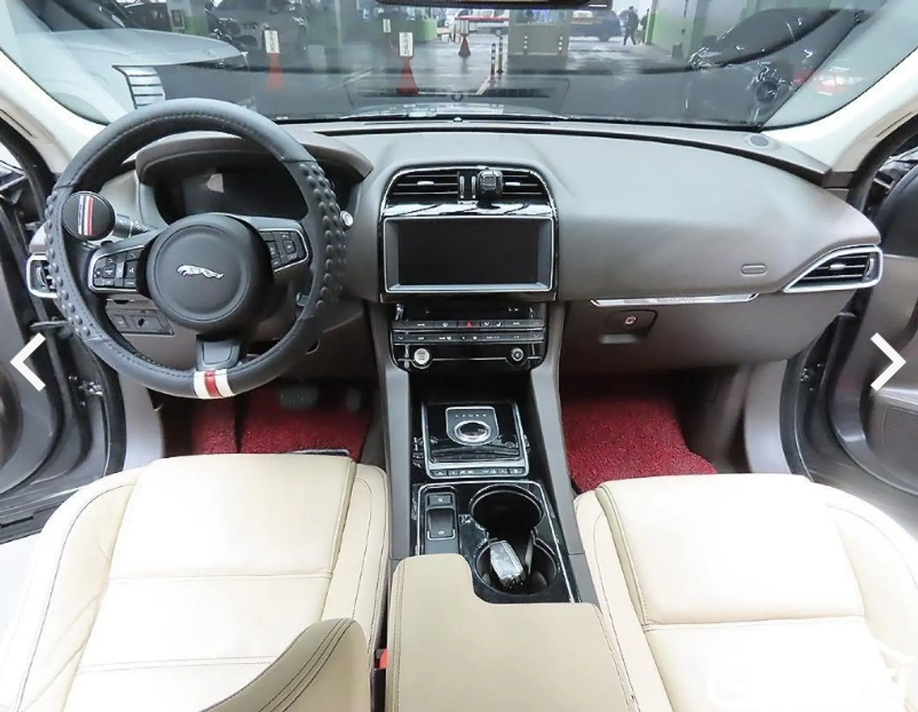 Jaguar F-PACE превью 11