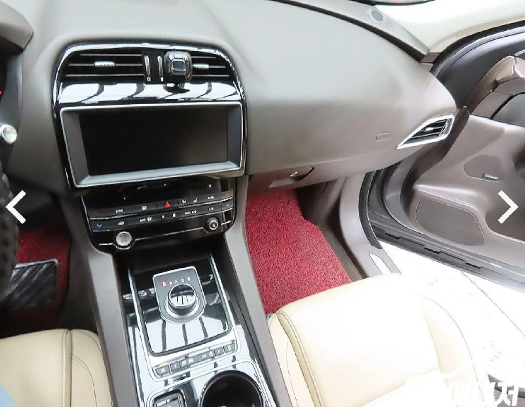 Jaguar F-PACE превью 7