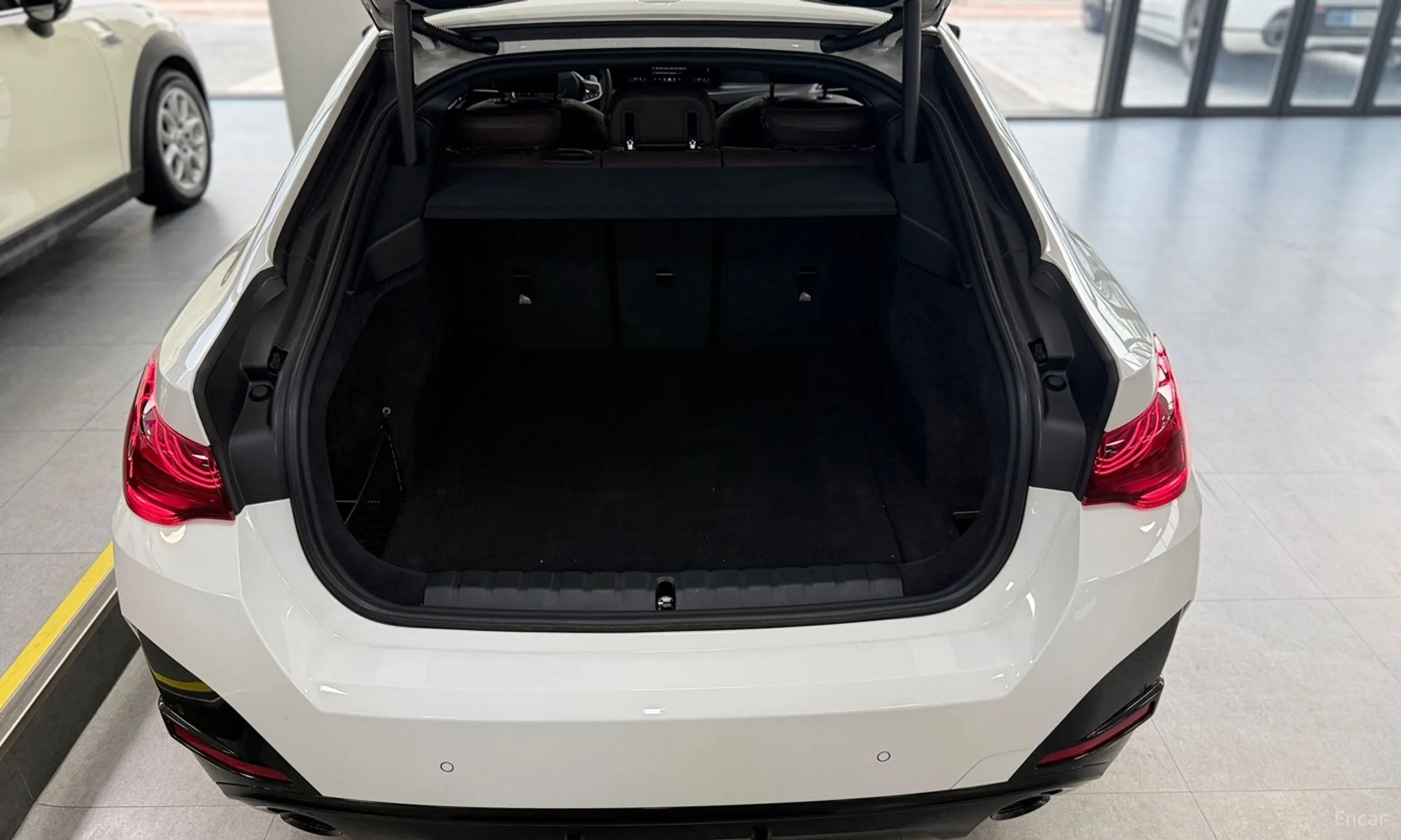 BMW Series 4 (G22) превью 16