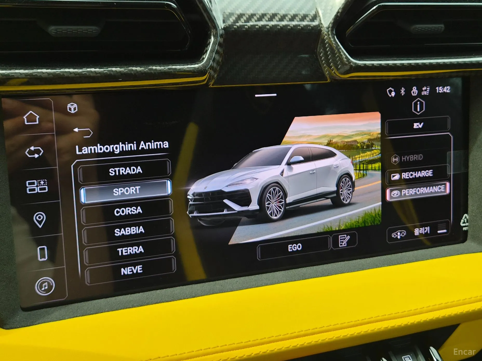 Lamborghini Urus превью 15