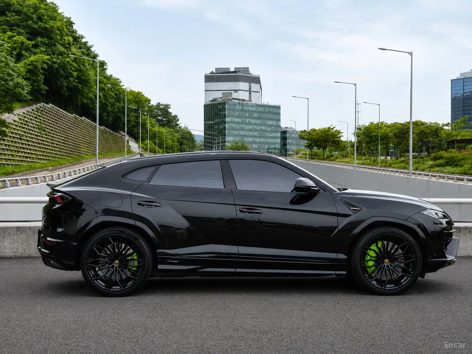 Lamborghini Urus превью 4
