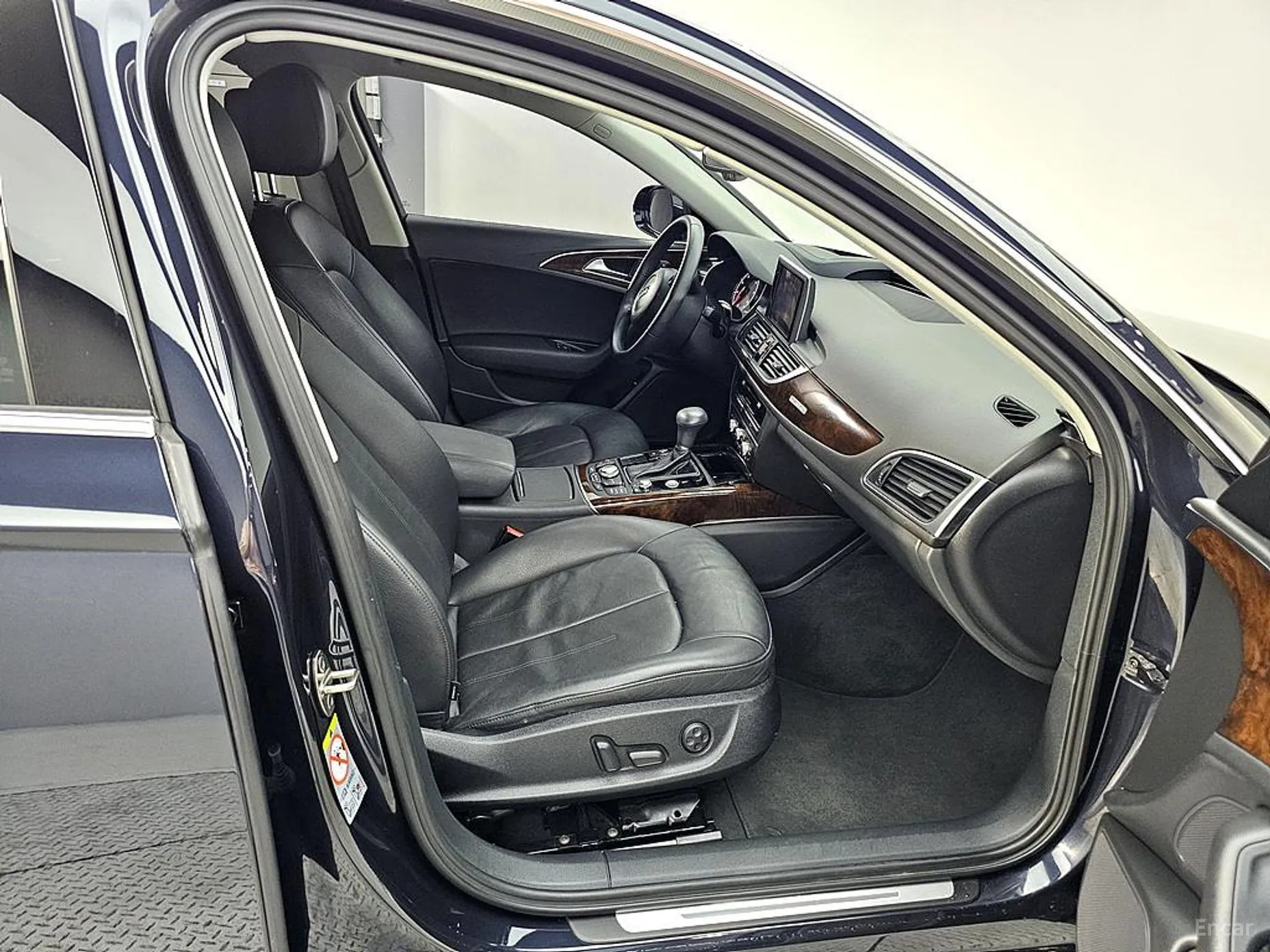 Audi New A6 превью 11