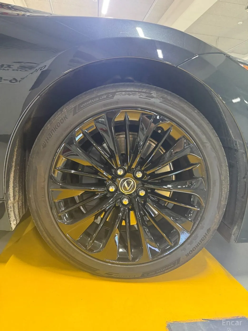 Lexus LS500h Gen 5 превью 5