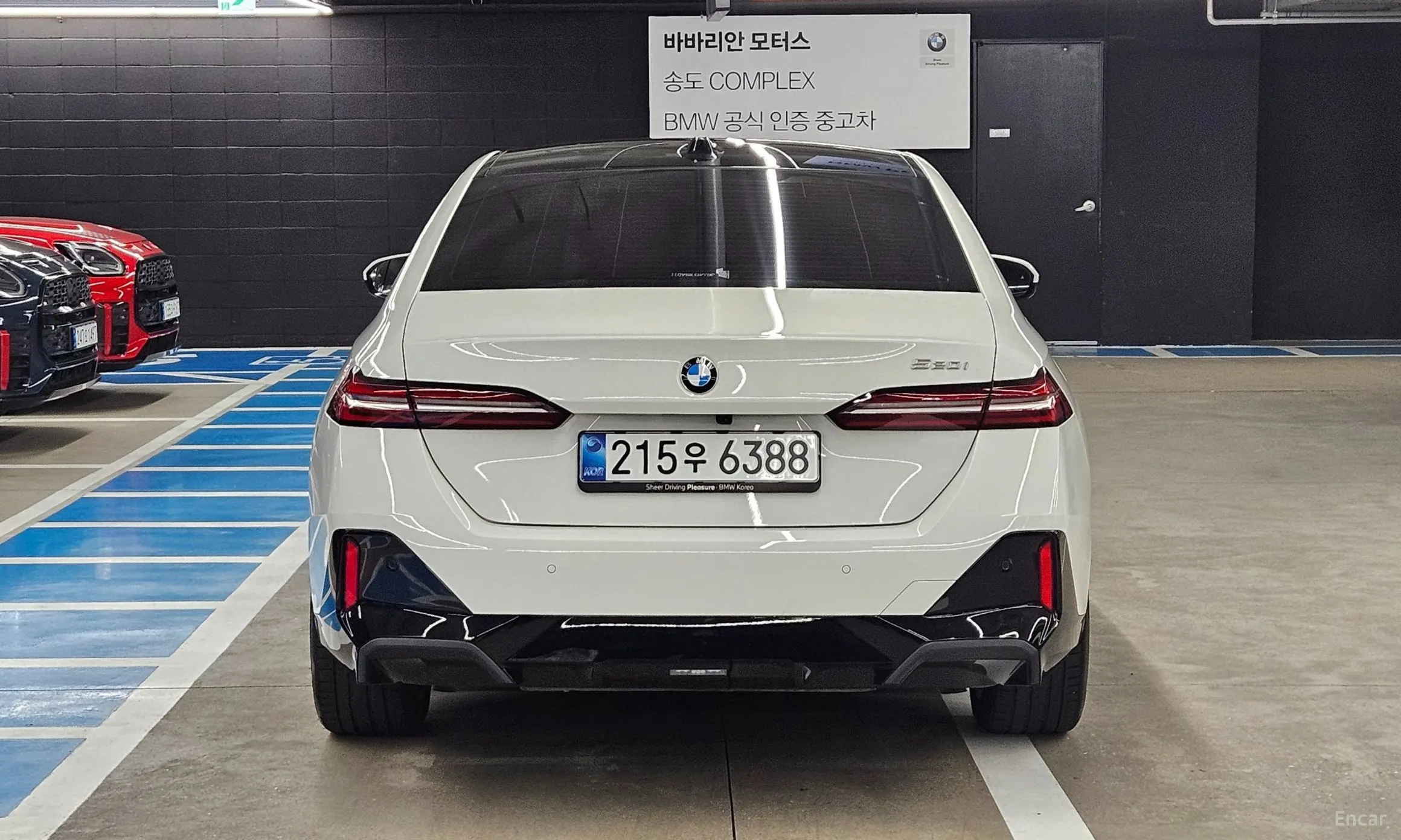 BMW 5 Series (G60) превью 4