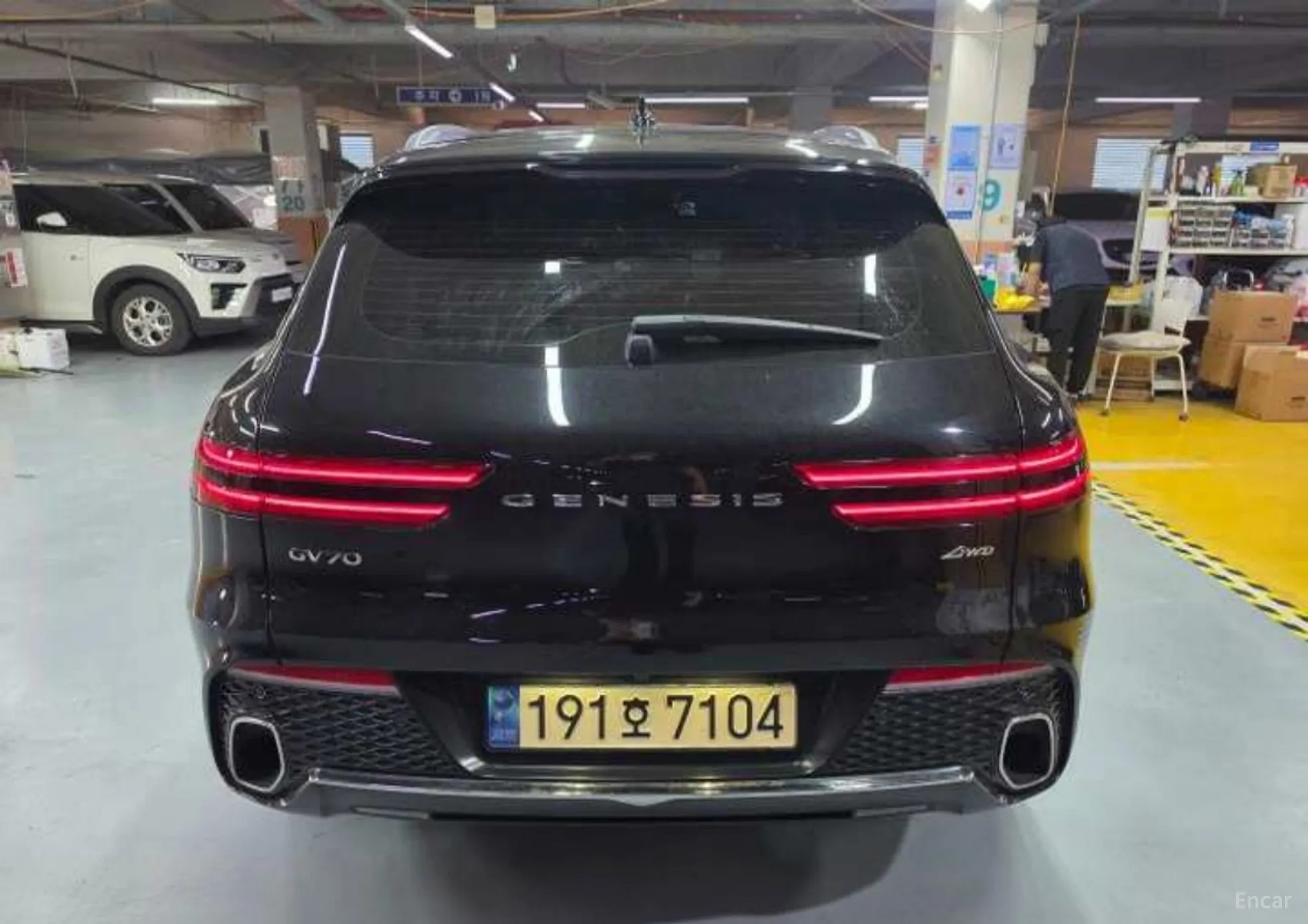 Genesis GV70 превью 3