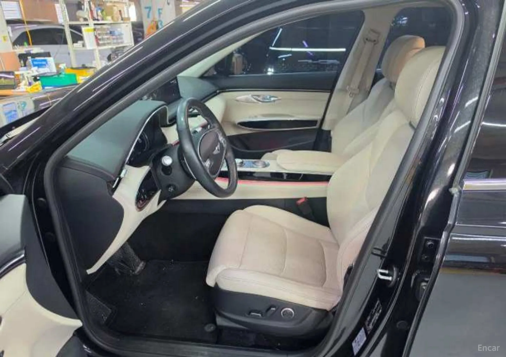 Genesis GV70 превью 4