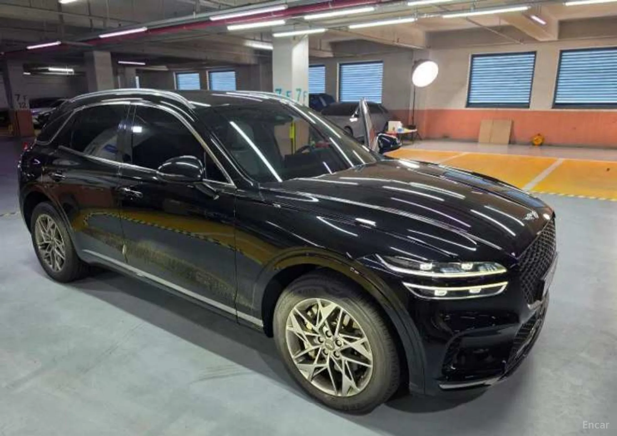 Genesis GV70 превью 8