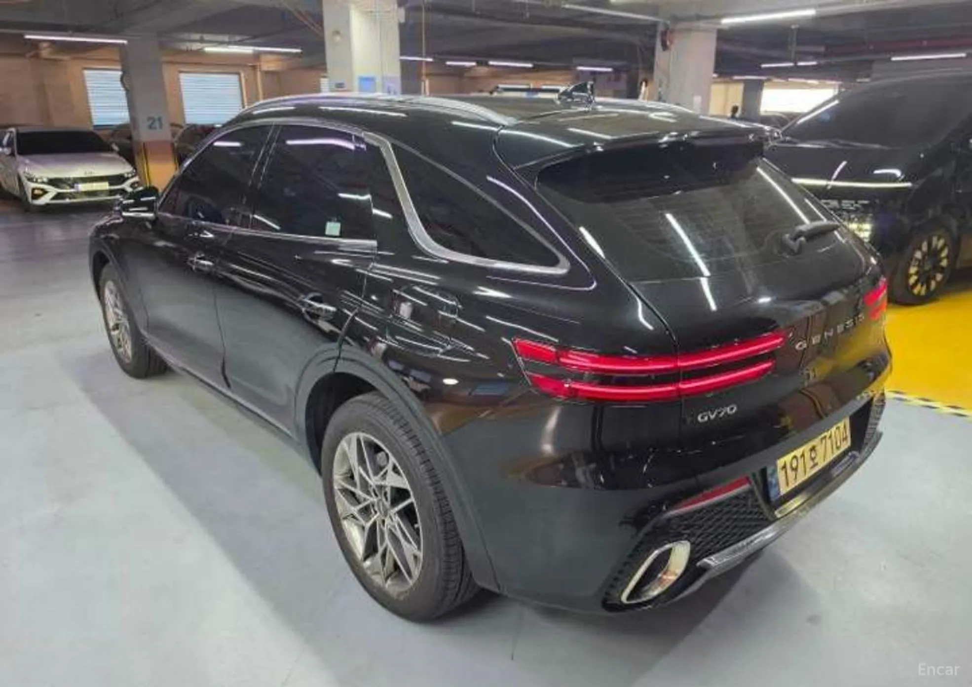 Genesis GV70 превью 9