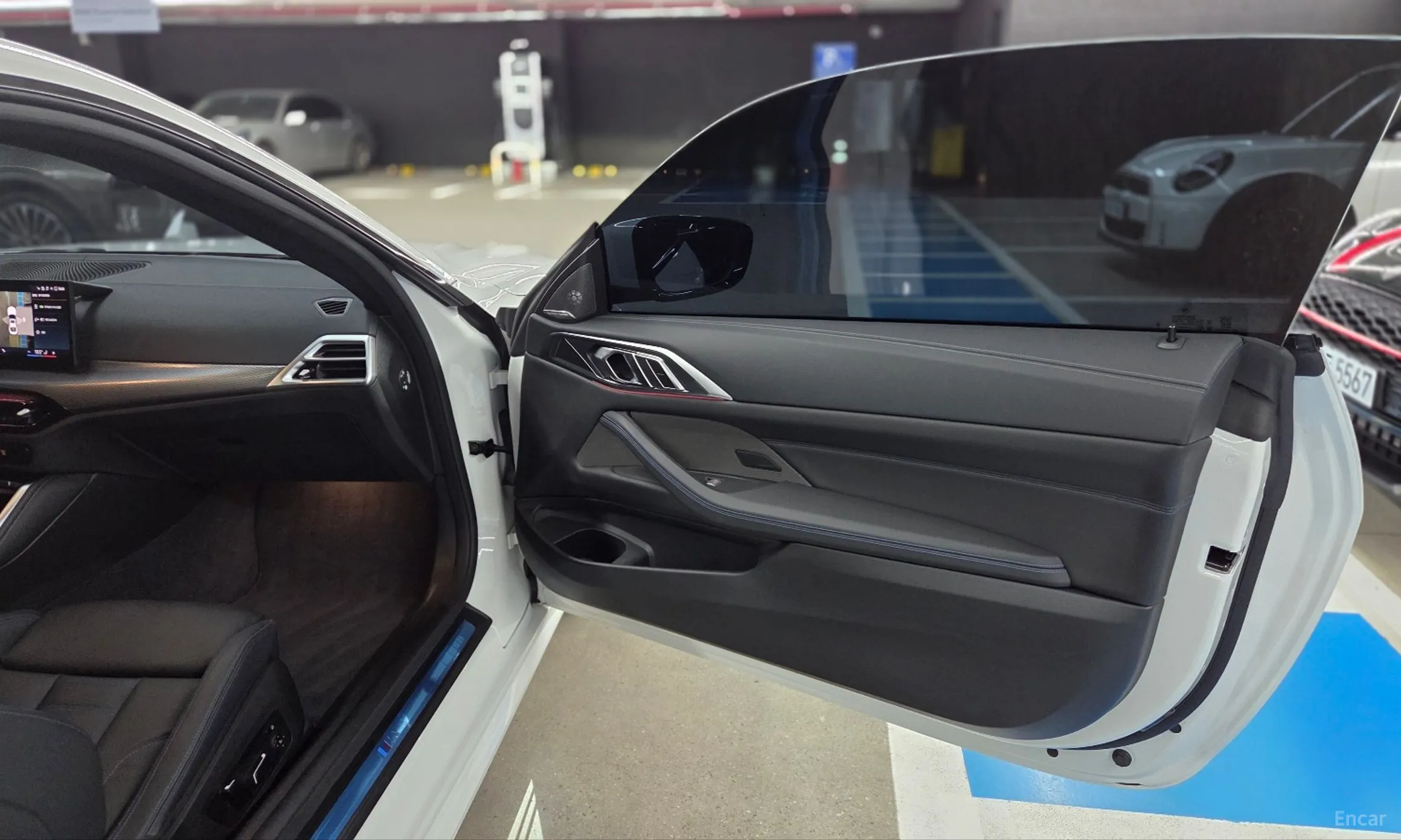 BMW Series 4 (G22) превью 14