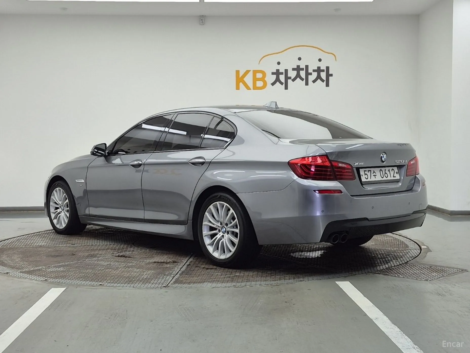 BMW 5 Series (F10) превью 3