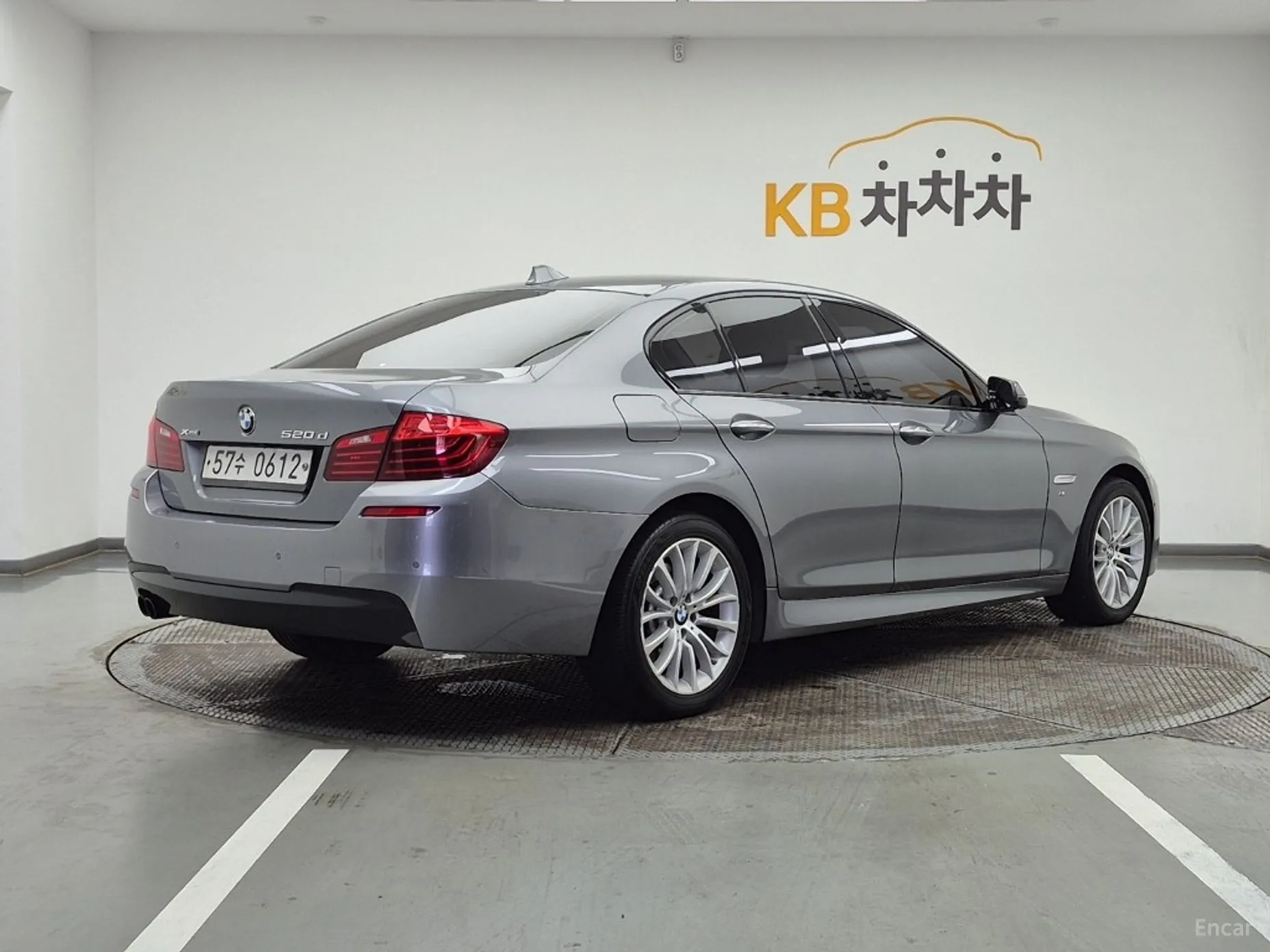 BMW 5 Series (F10) превью 4