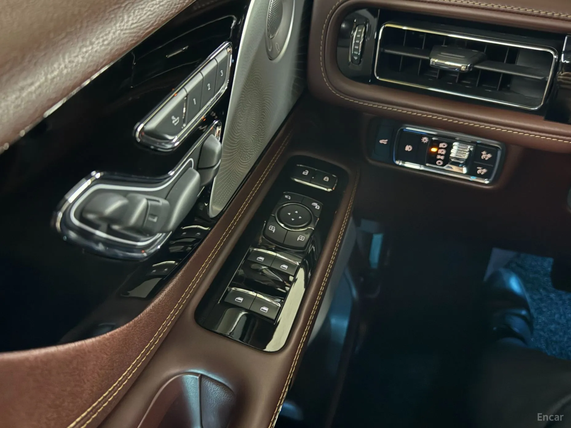 Lincoln Aviator 2nd Generation превью 13