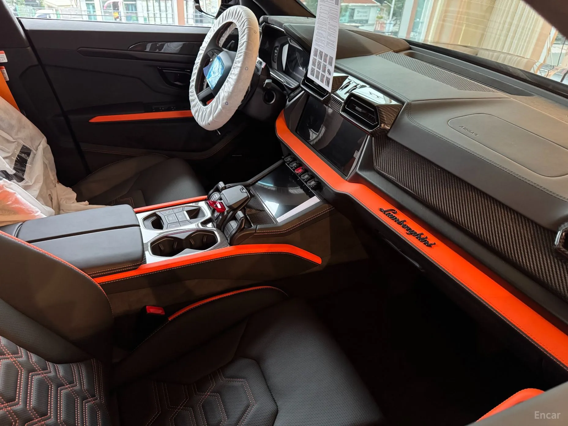 Lamborghini Urus превью 12
