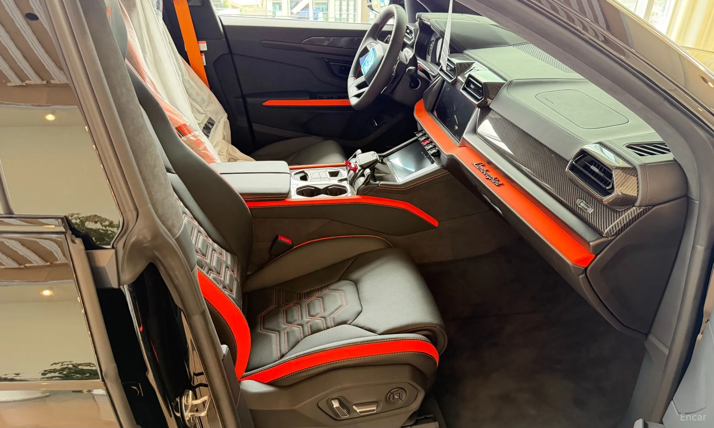 Lamborghini Urus превью 9