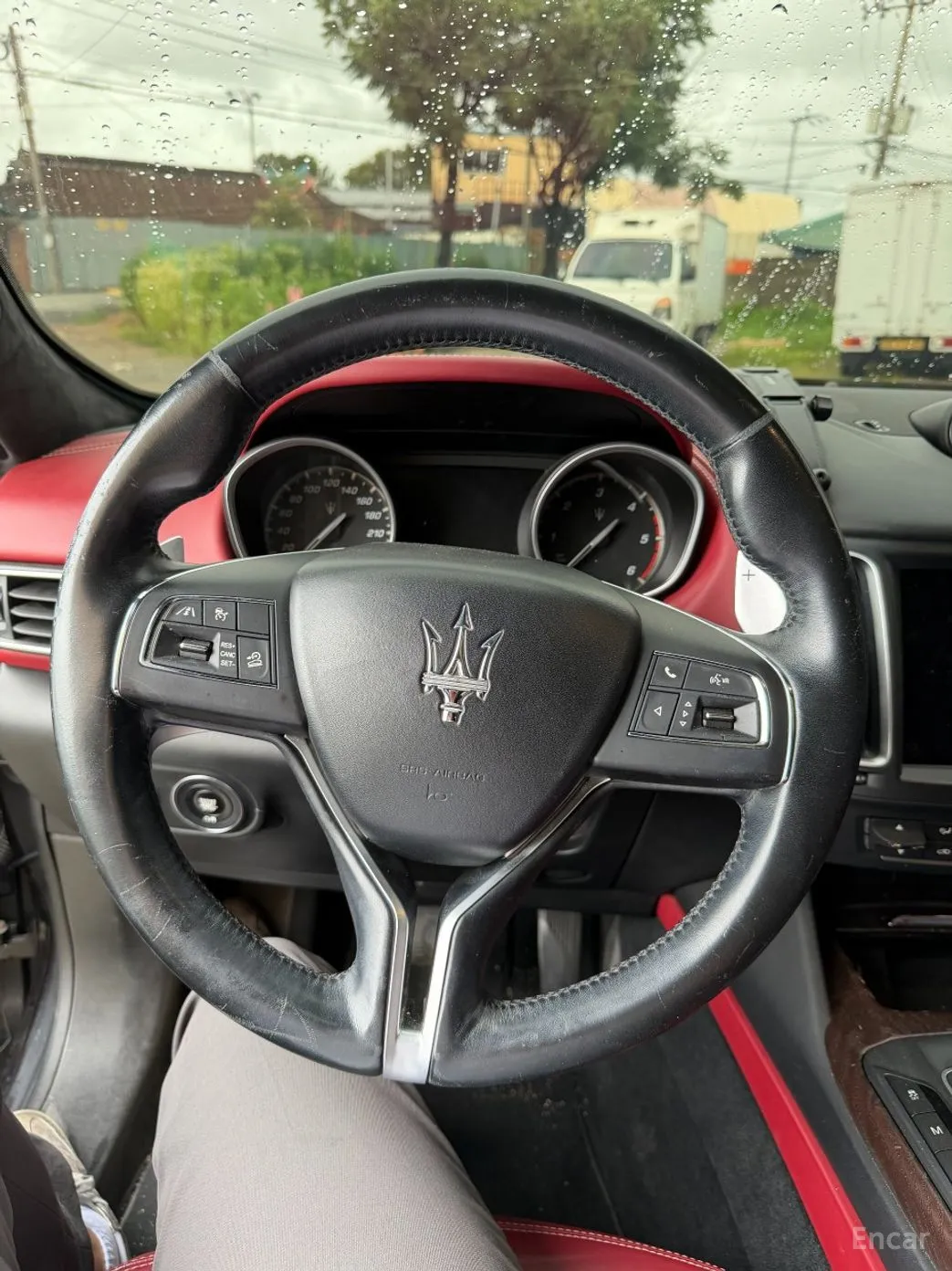 Maserati Levante превью 11