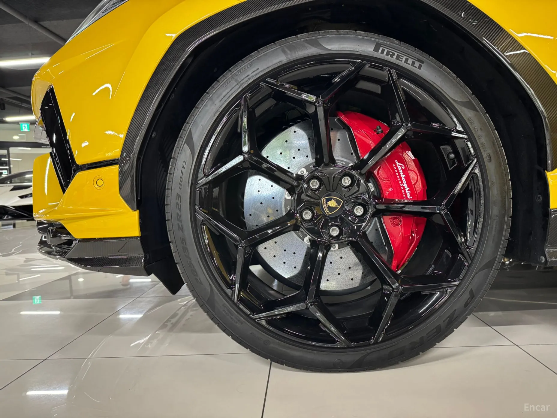 Lamborghini Urus превью 16