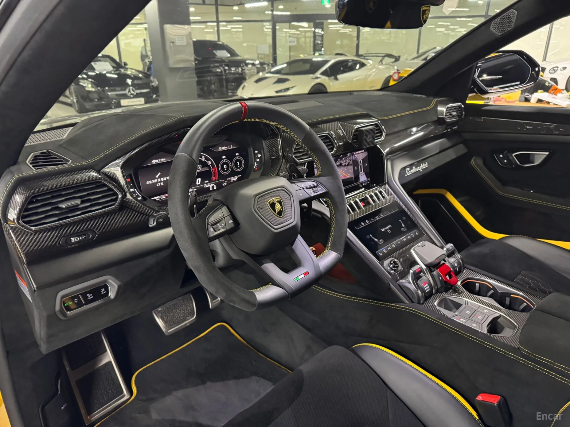 Lamborghini Urus превью 4