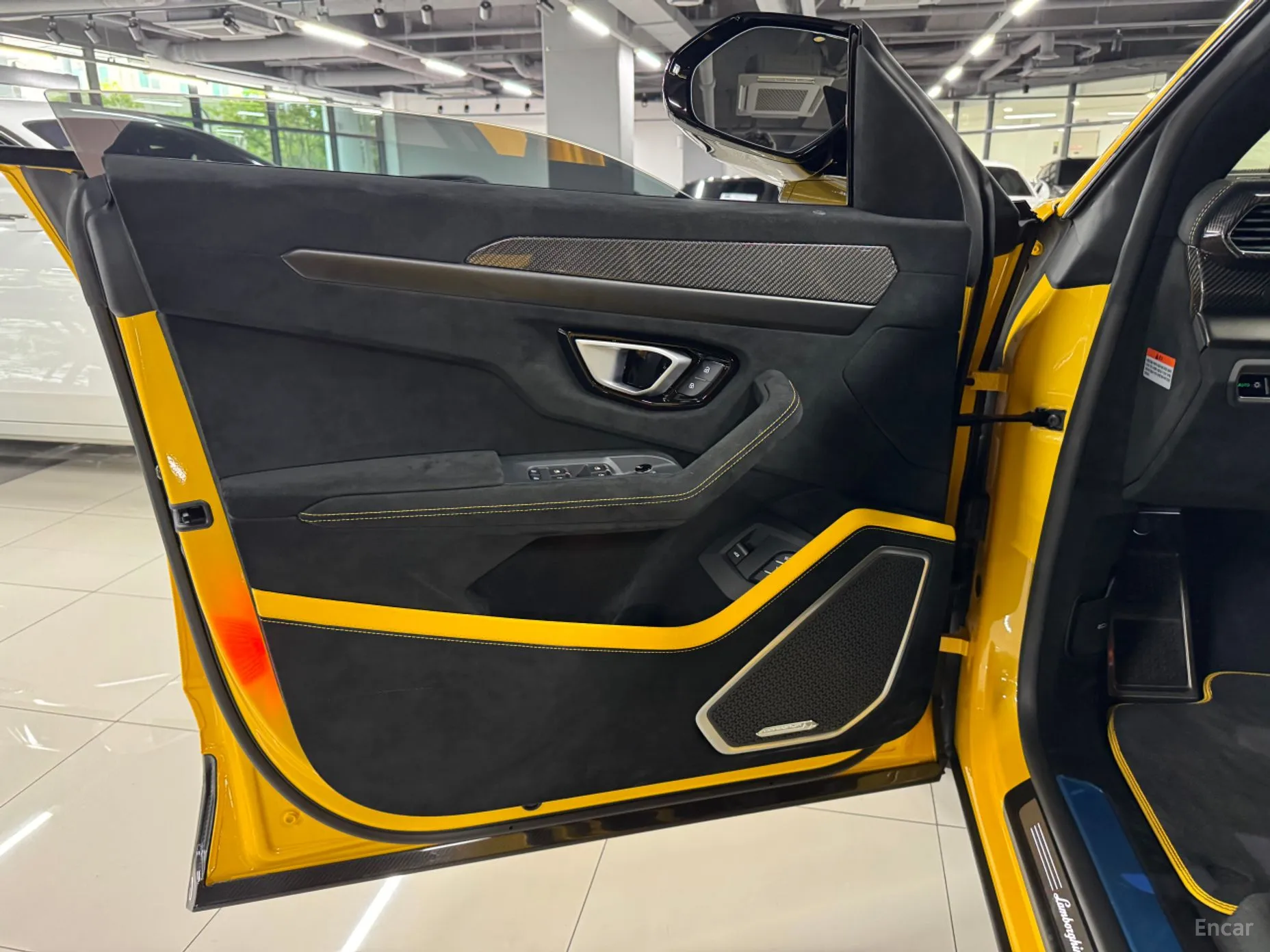 Lamborghini Urus превью 6