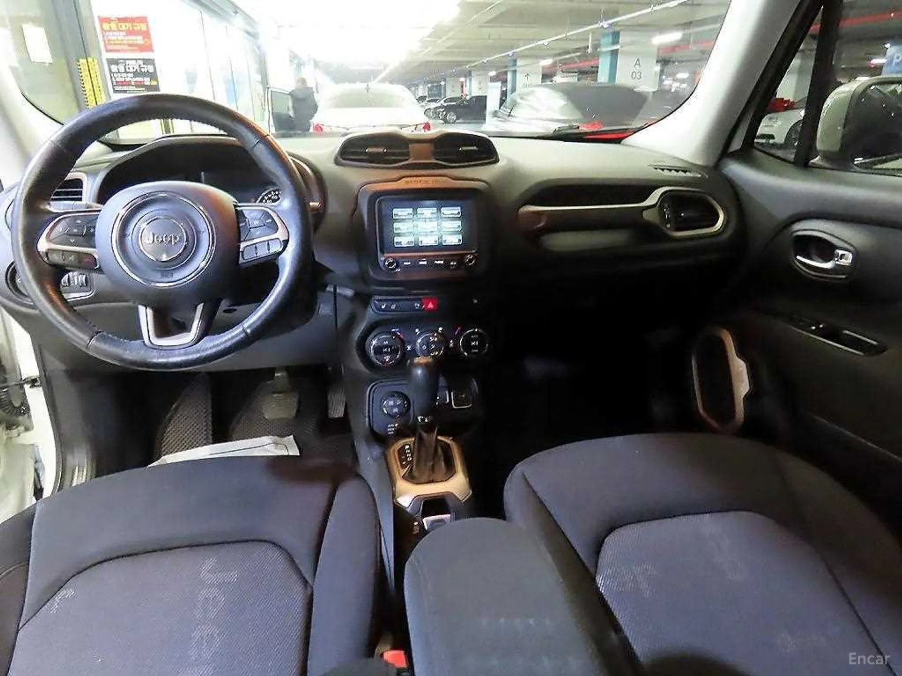 Jeep Renegade превью 10