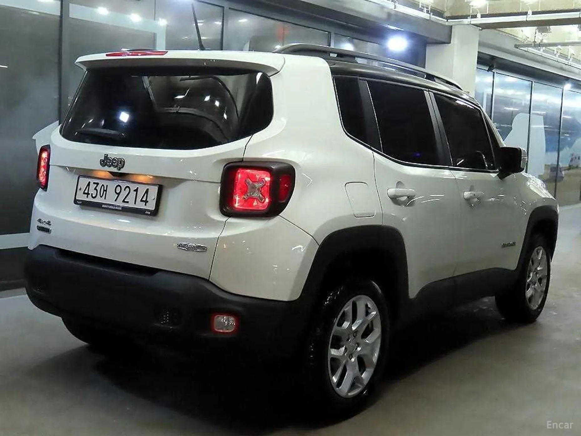Jeep Renegade превью 4