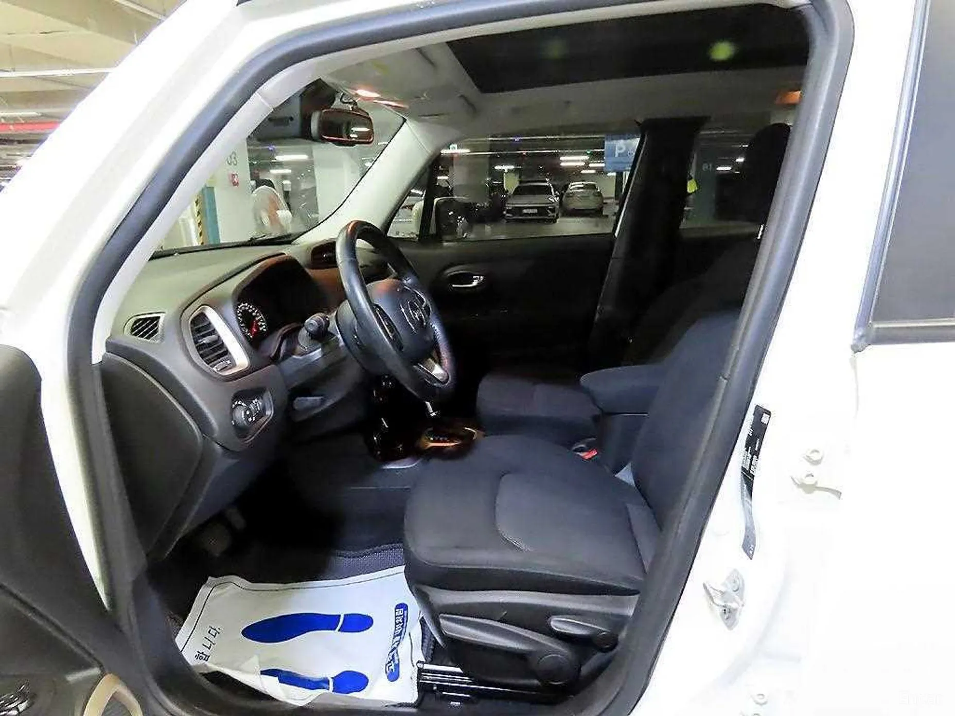 Jeep Renegade превью 6