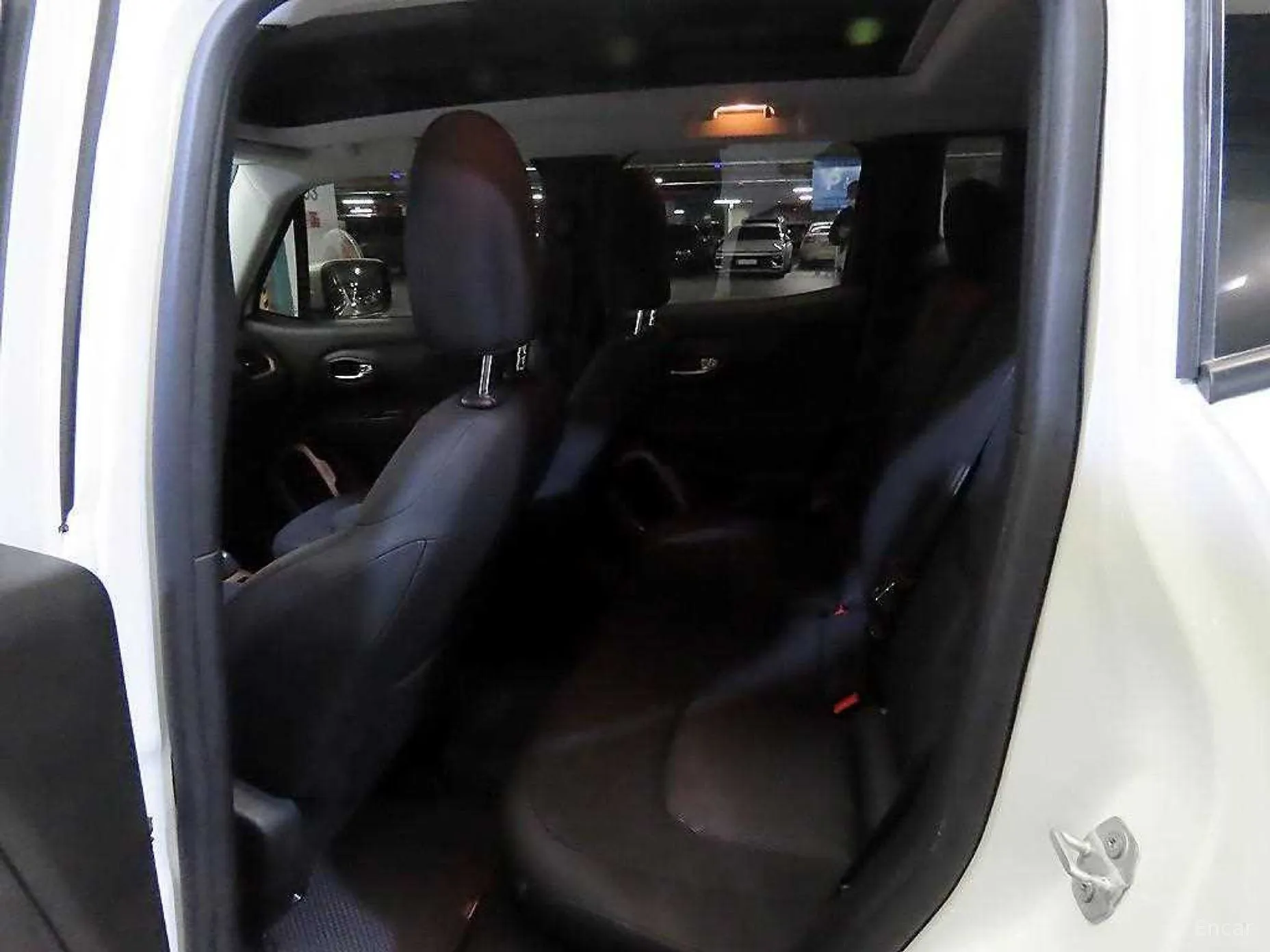 Jeep Renegade превью 7