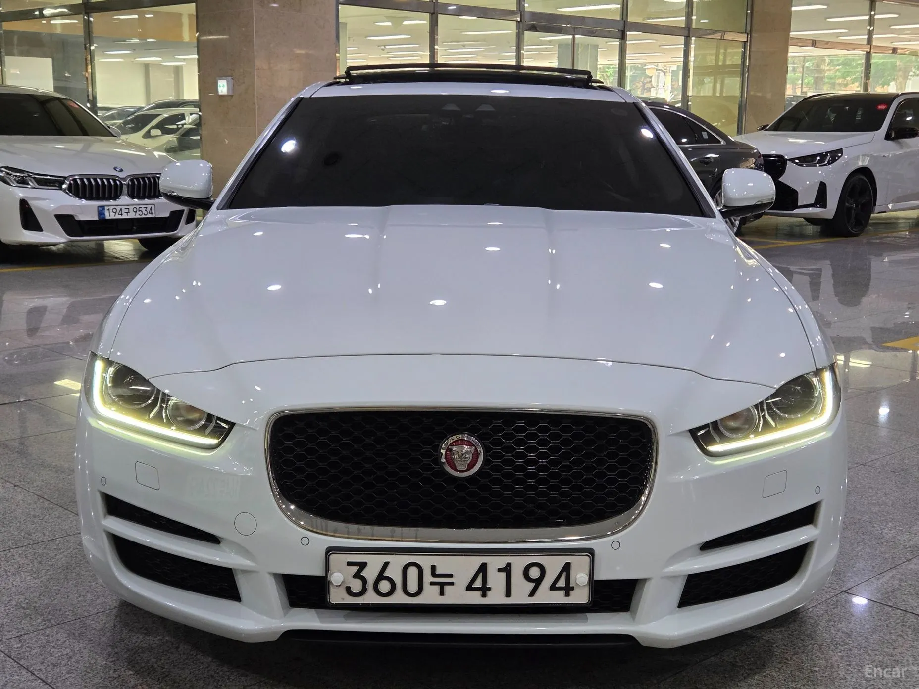 Jaguar XE