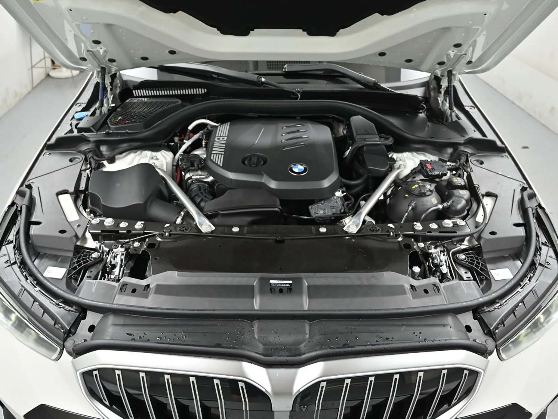 BMW 5 Series (G60) превью 6
