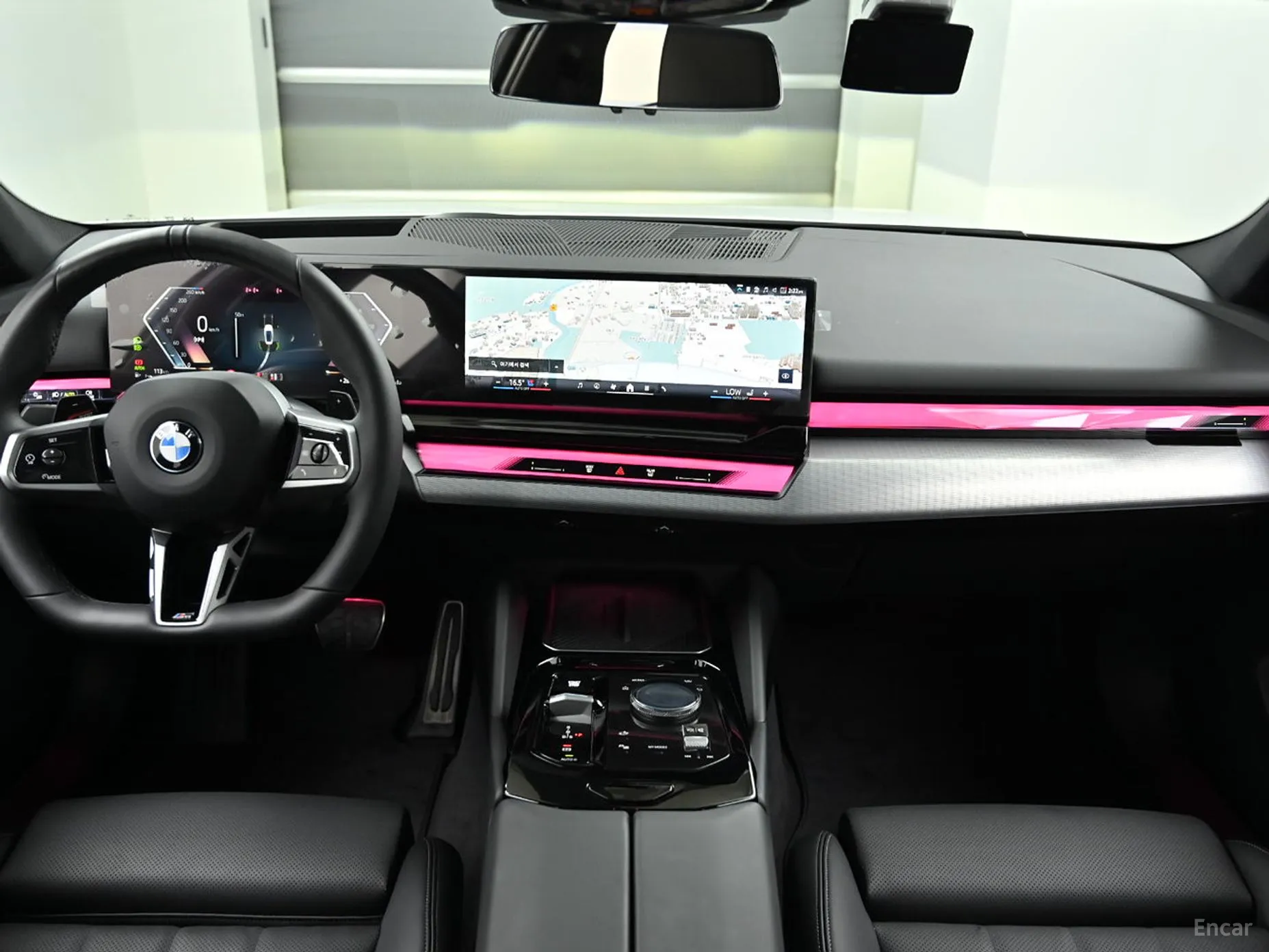 BMW 5 Series (G60) превью 7