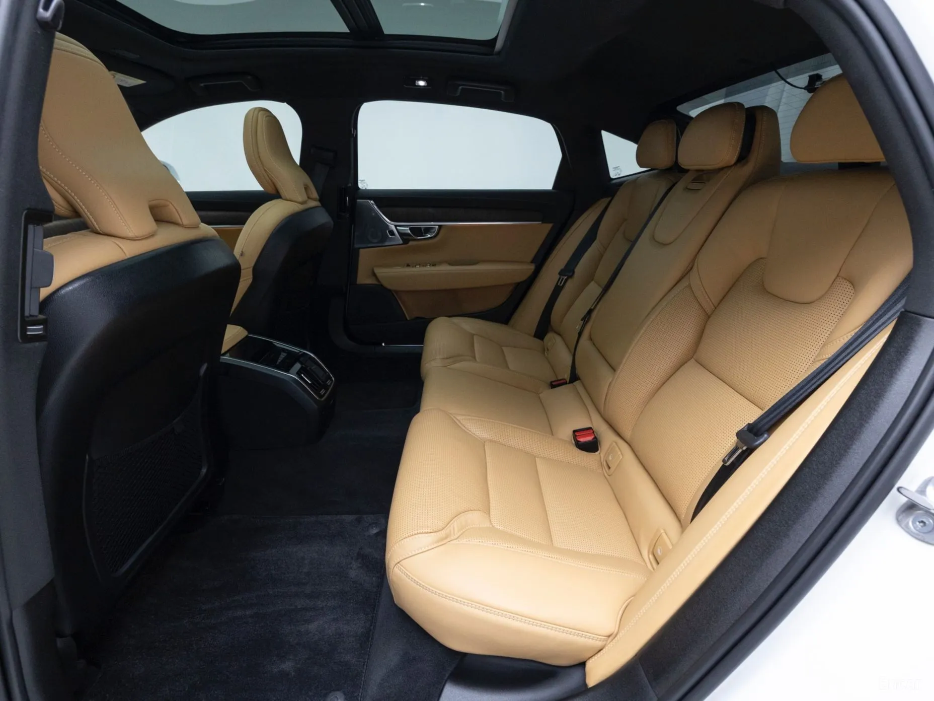 Volvo S90 превью 11