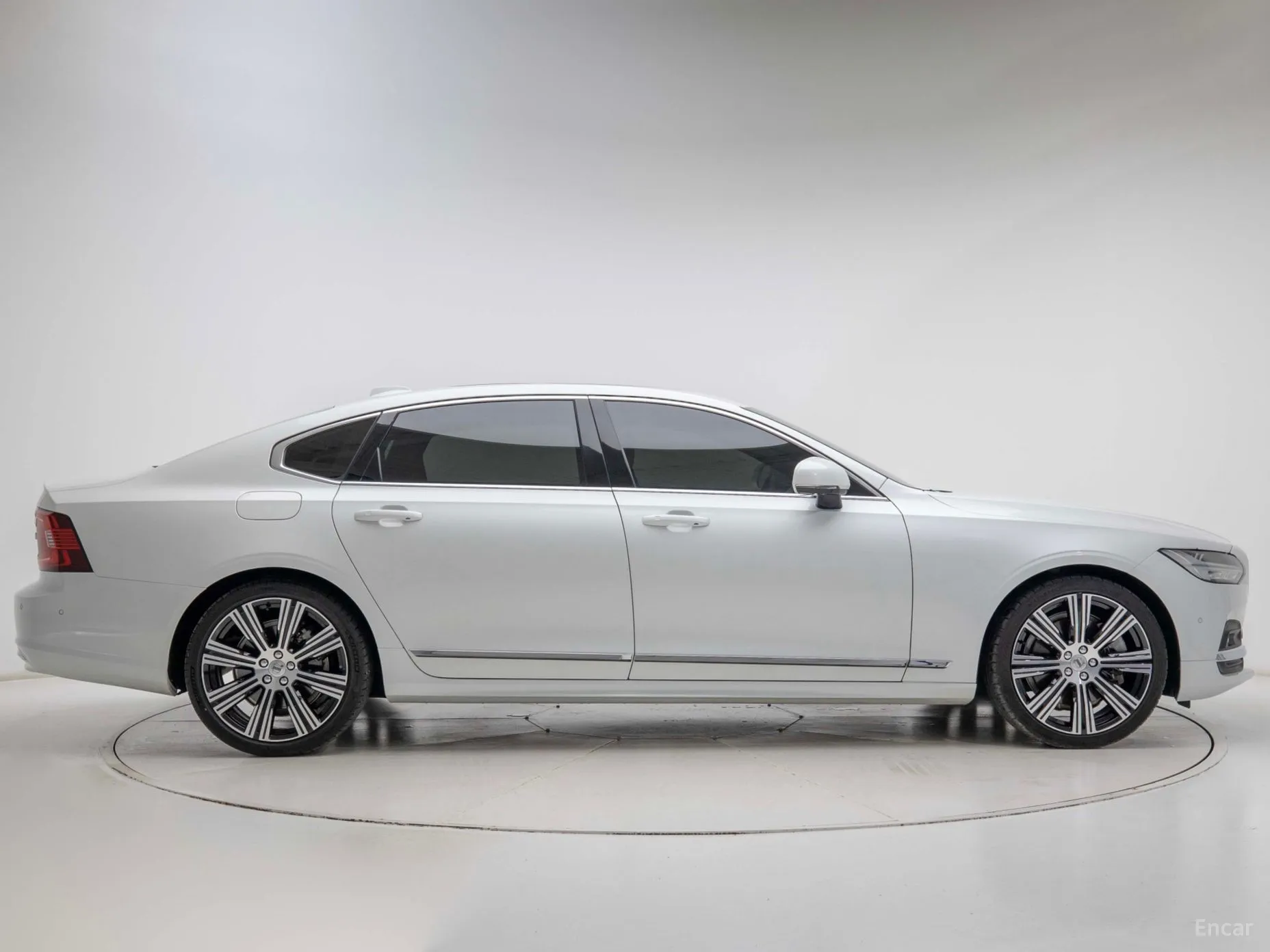 Volvo S90 превью 5