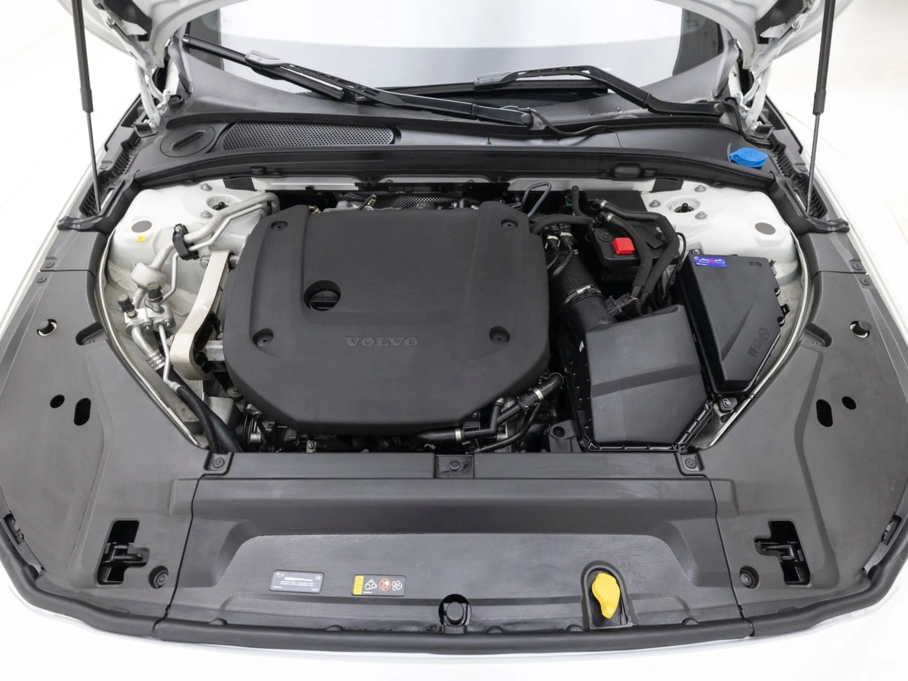 Volvo S90 превью 7