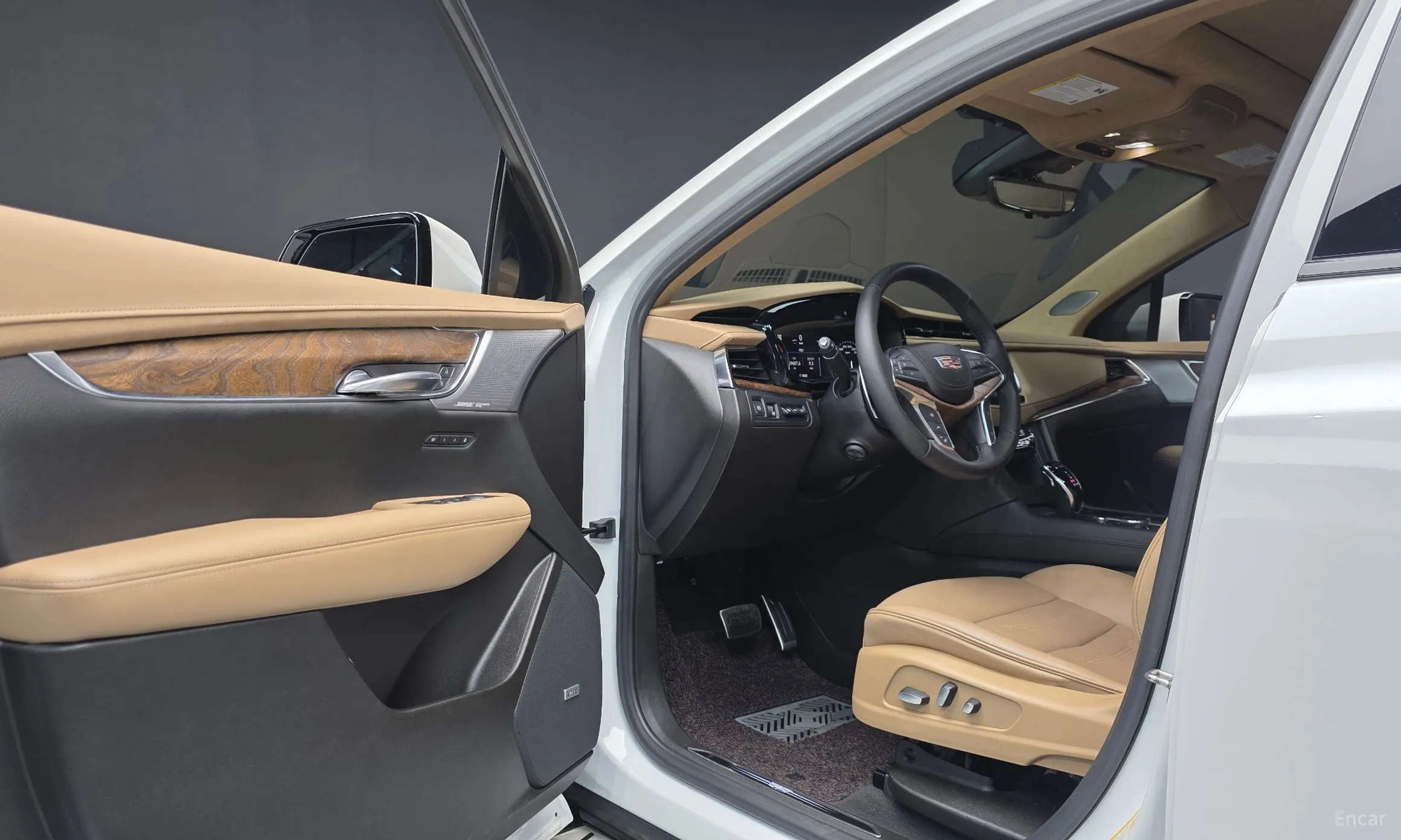 Cadillac XT5 превью 10