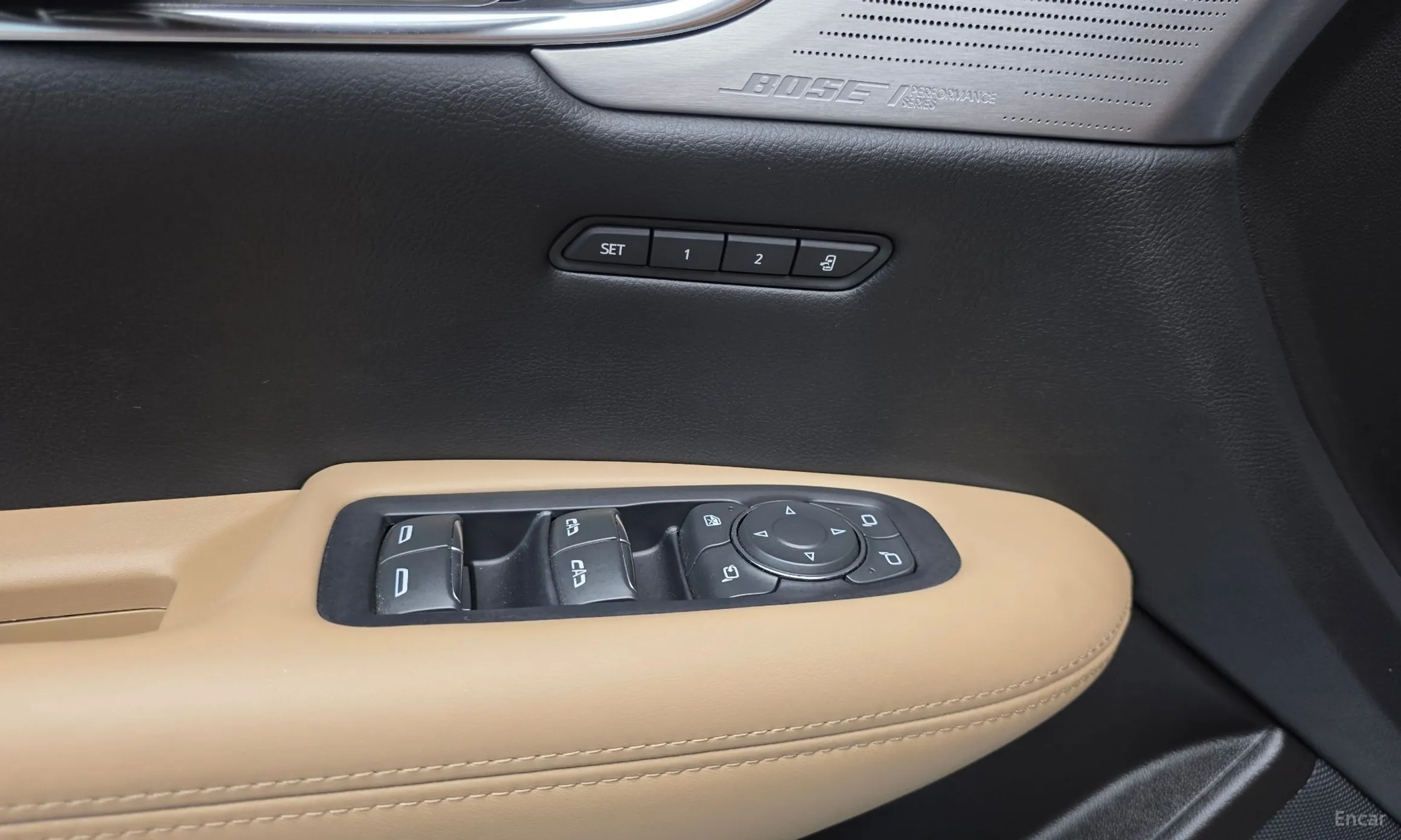 Cadillac XT5 превью 11