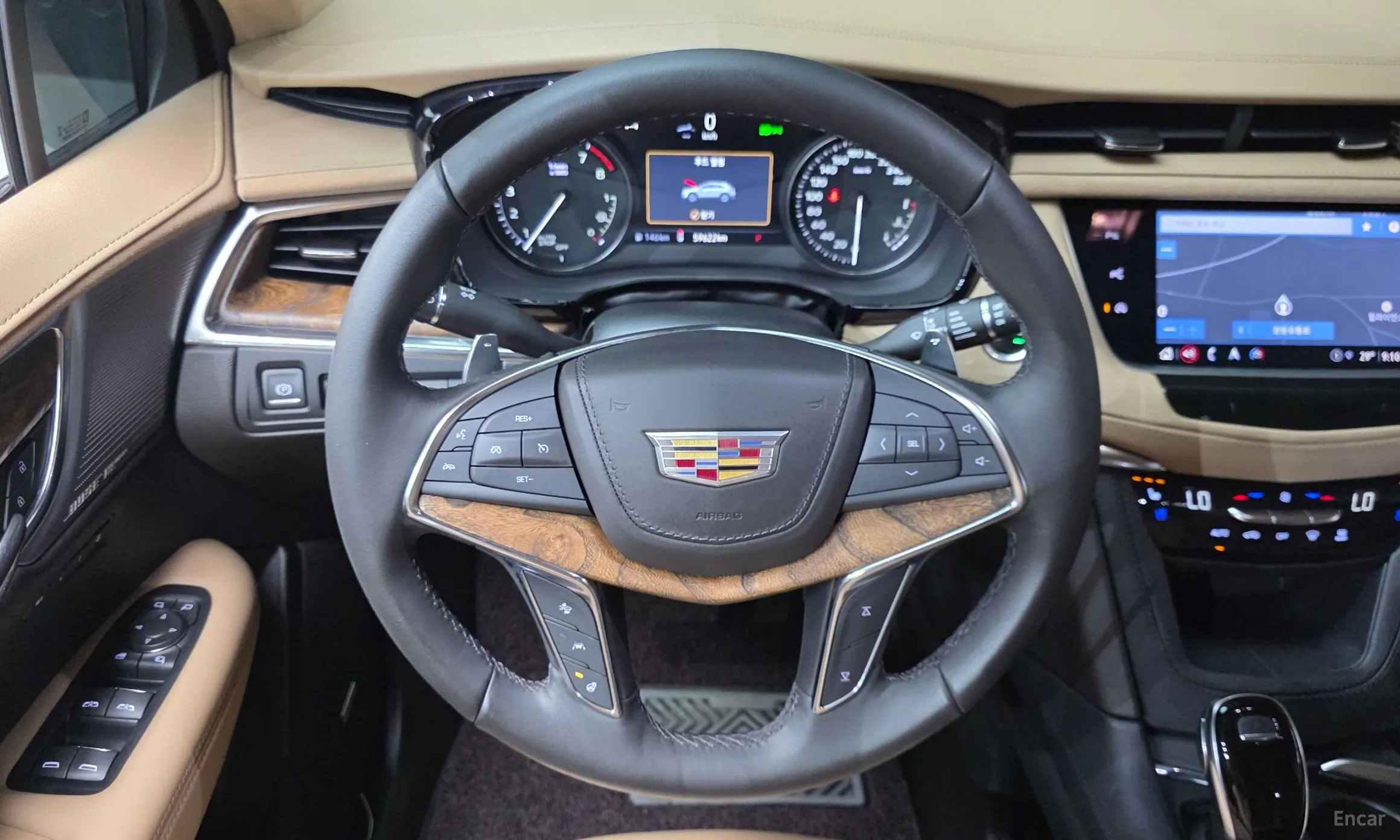 Cadillac XT5 превью 12