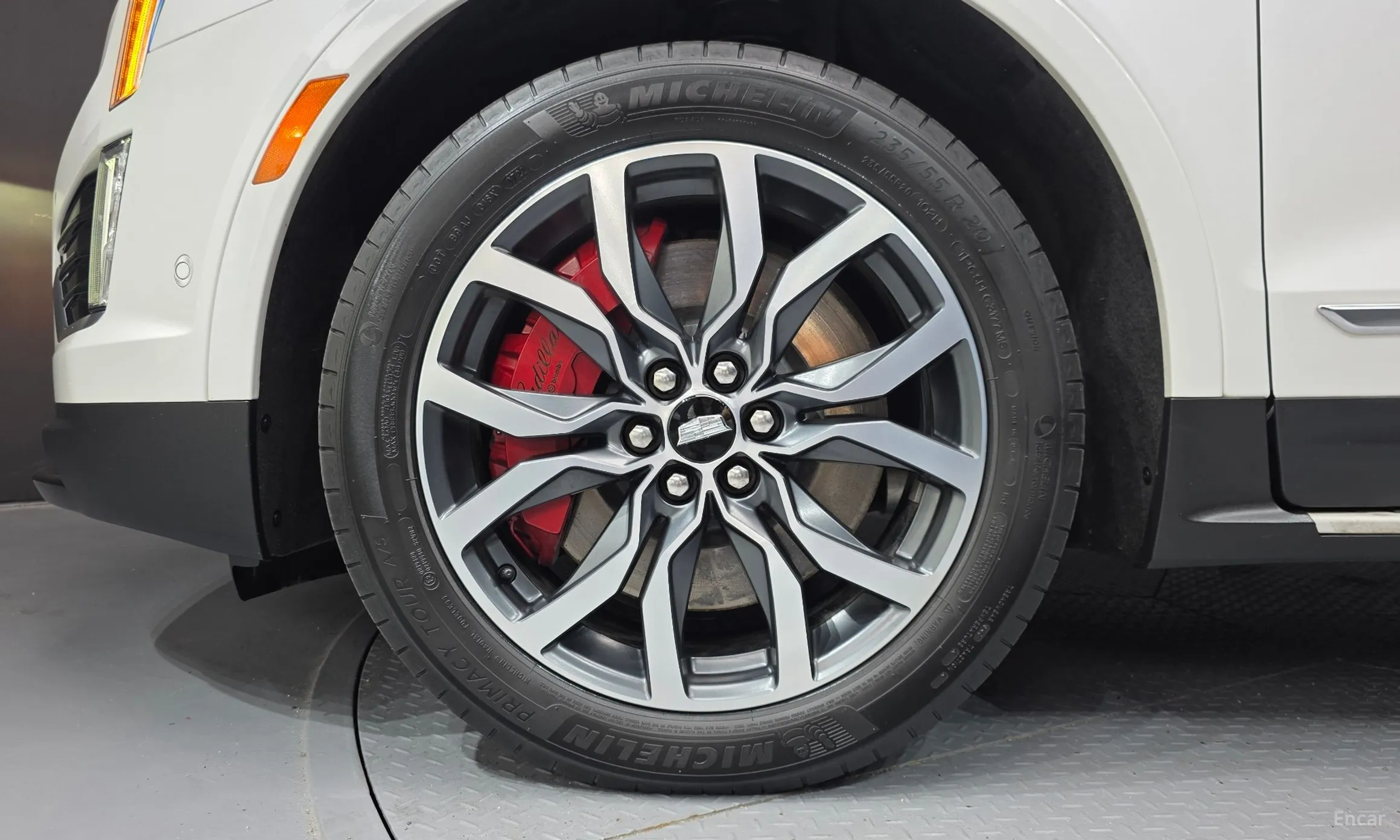 Cadillac XT5 превью 5