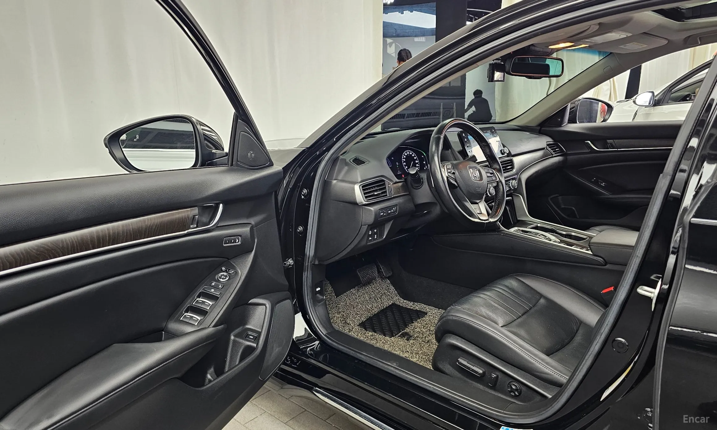 Honda Accord 10th Generation превью 10