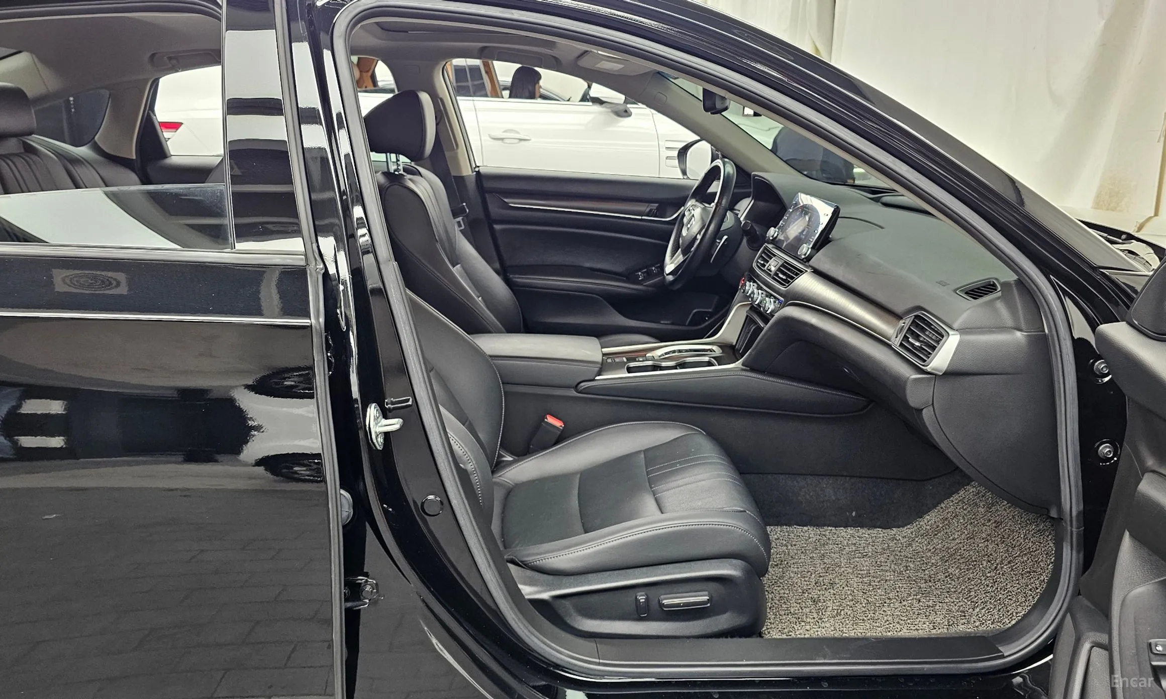 Honda Accord 10th Generation превью 11