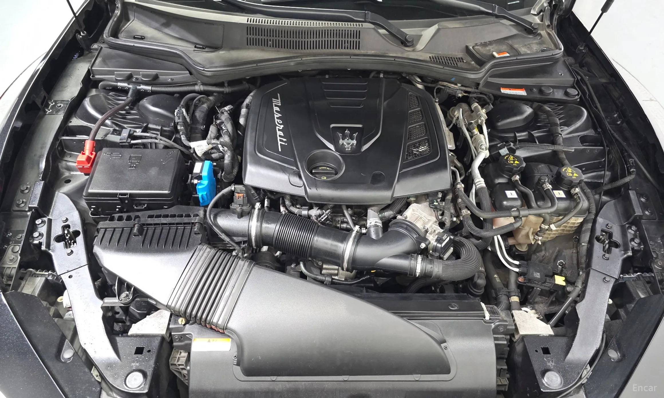 Maserati Ghibli превью 6