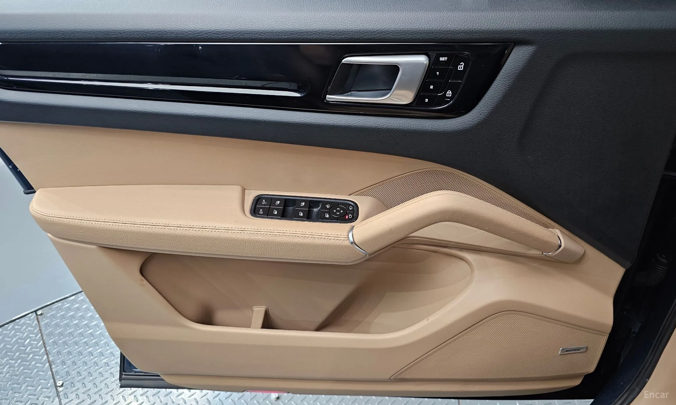 Porsche Cayenne (PO536) превью 15