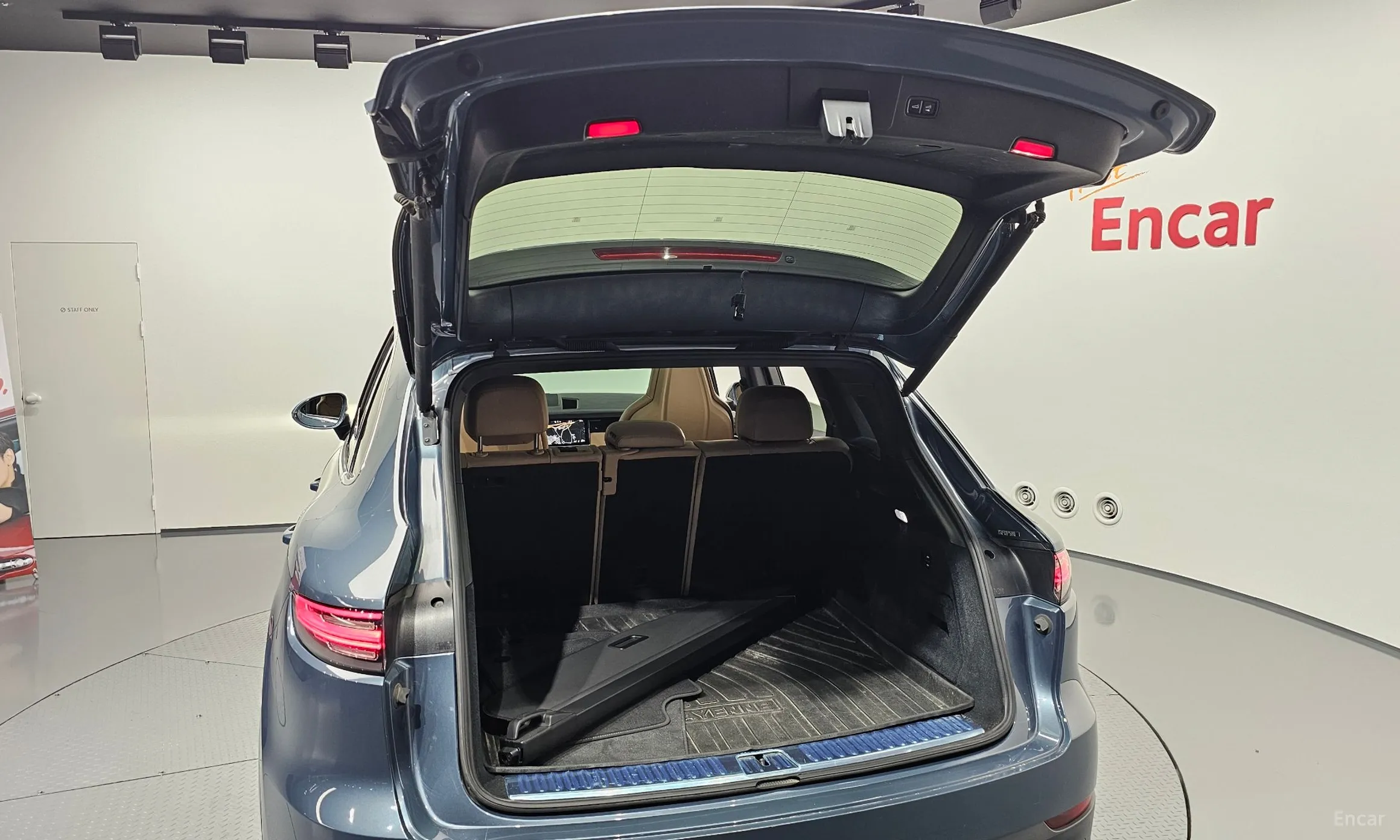 Porsche Cayenne (PO536) превью 20