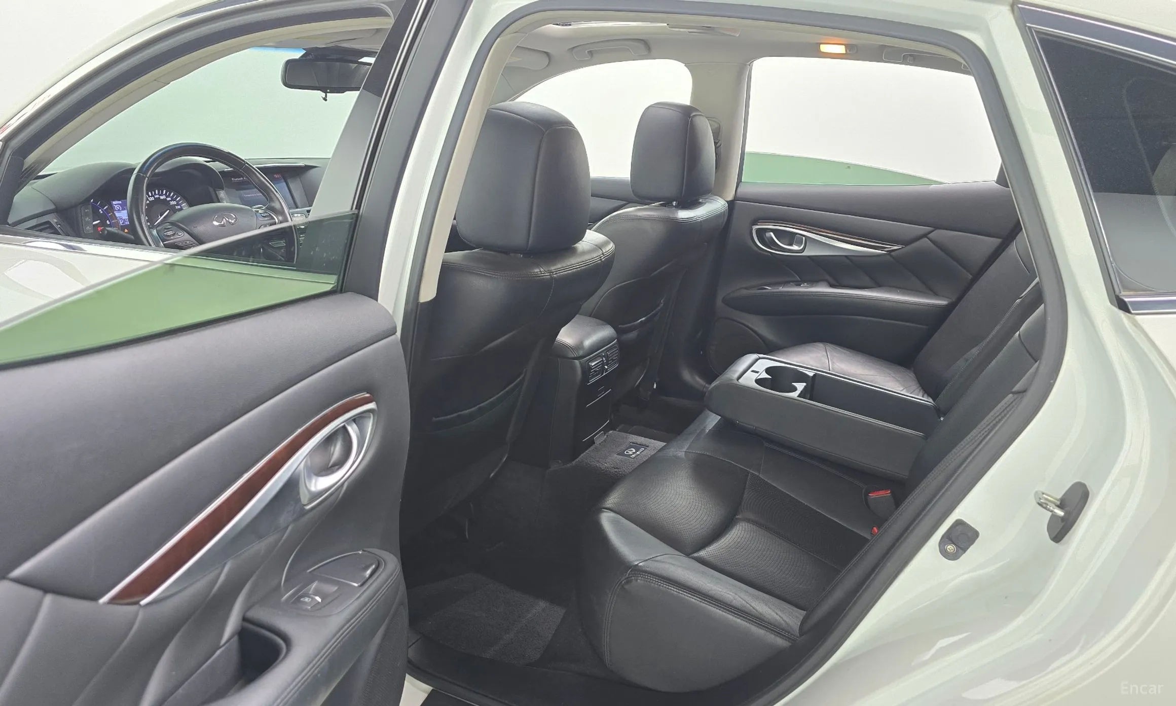 Infiniti M30d превью 12