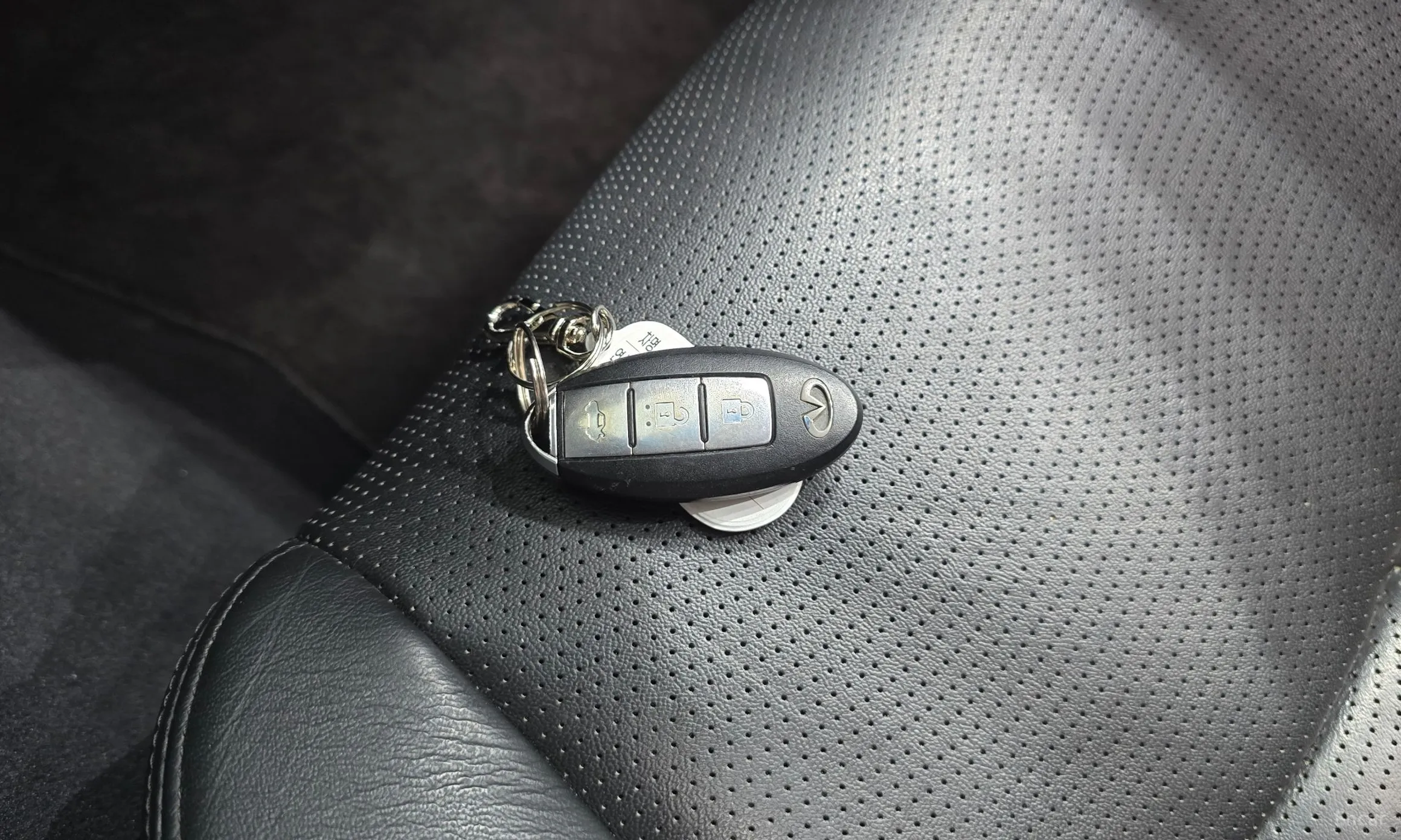 Infiniti M30d превью 16