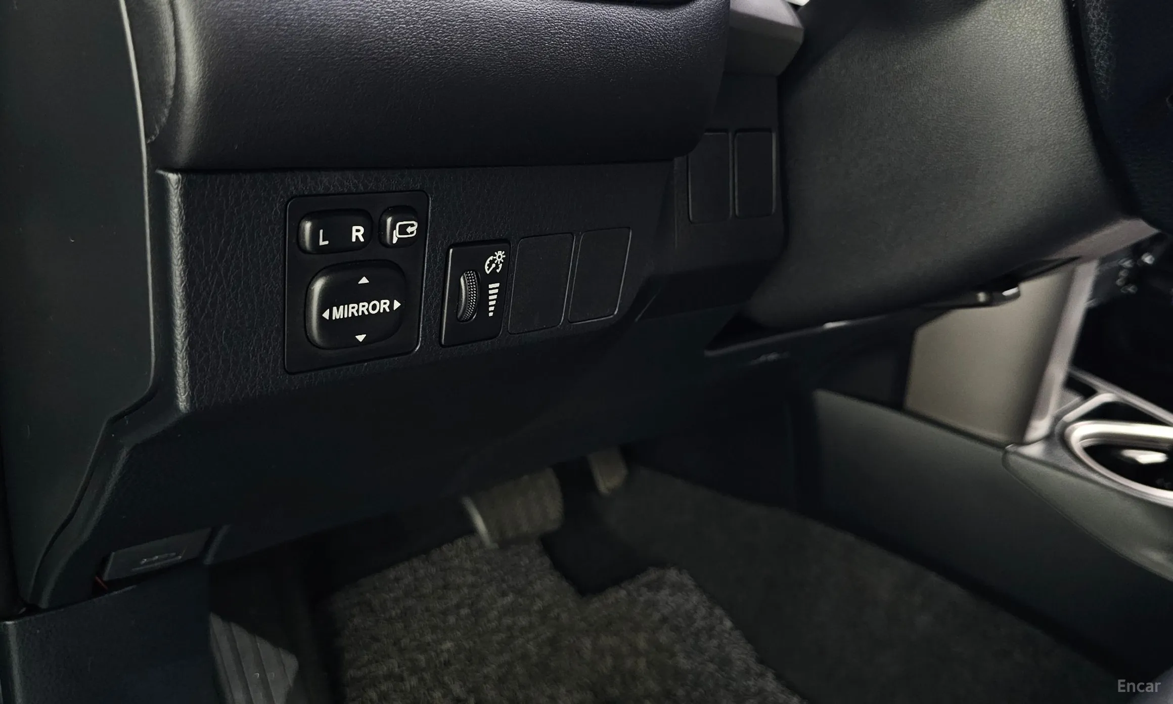 Toyota RAV4 превью 19