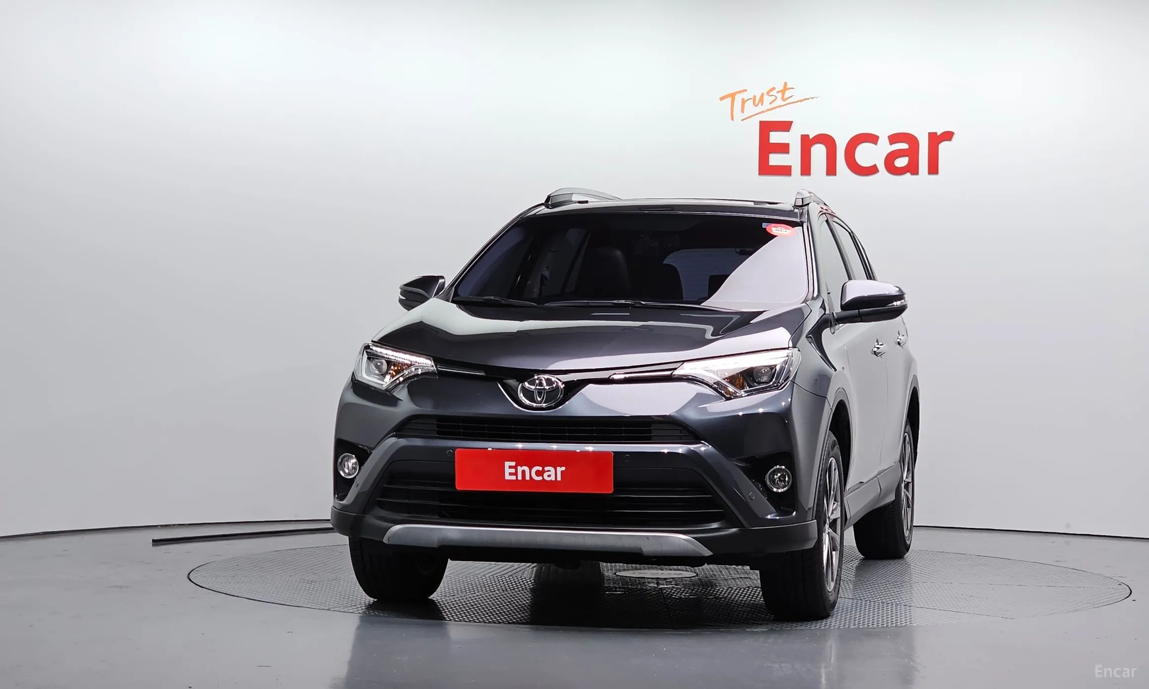 Toyota RAV4 превью 3