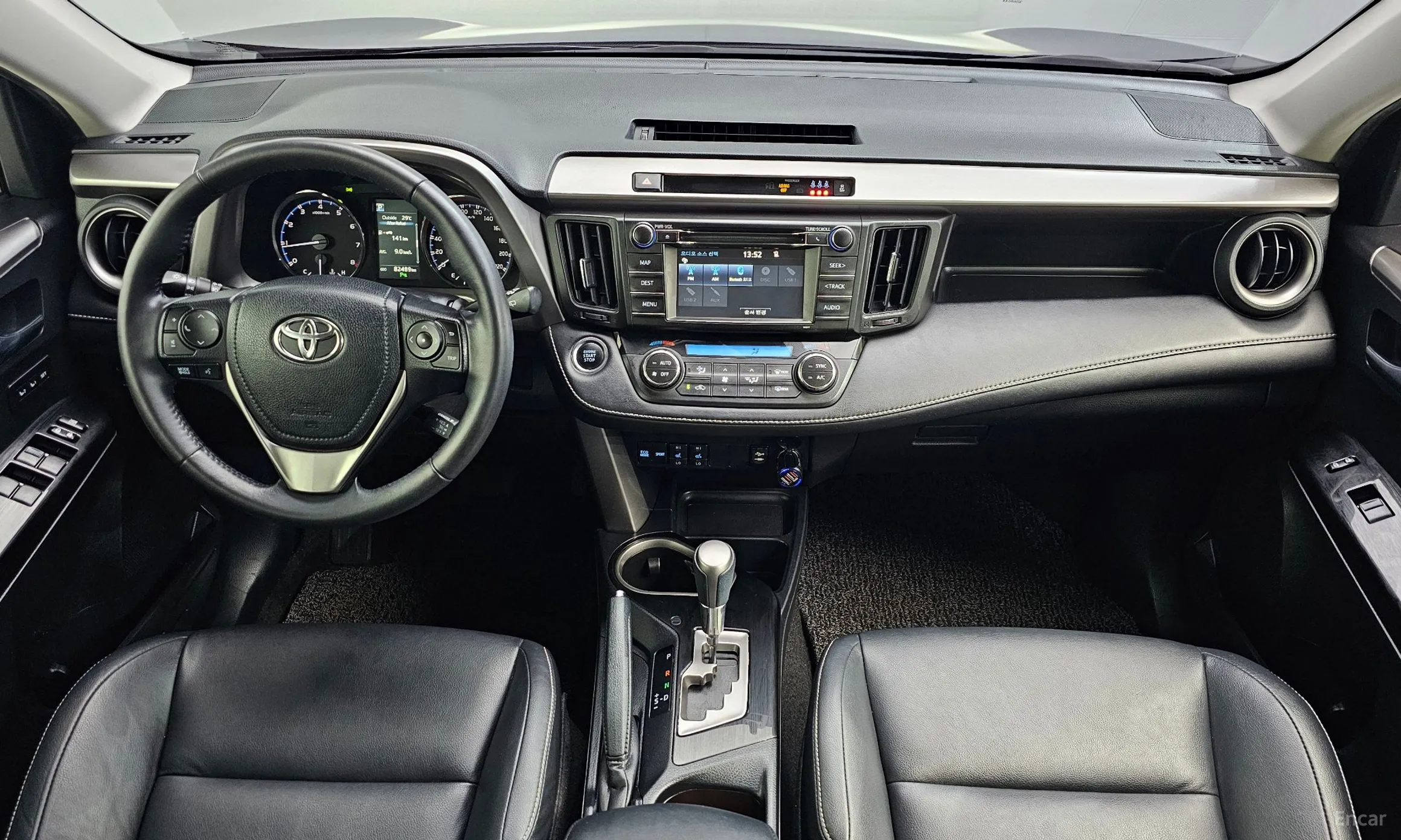 Toyota RAV4 превью 7