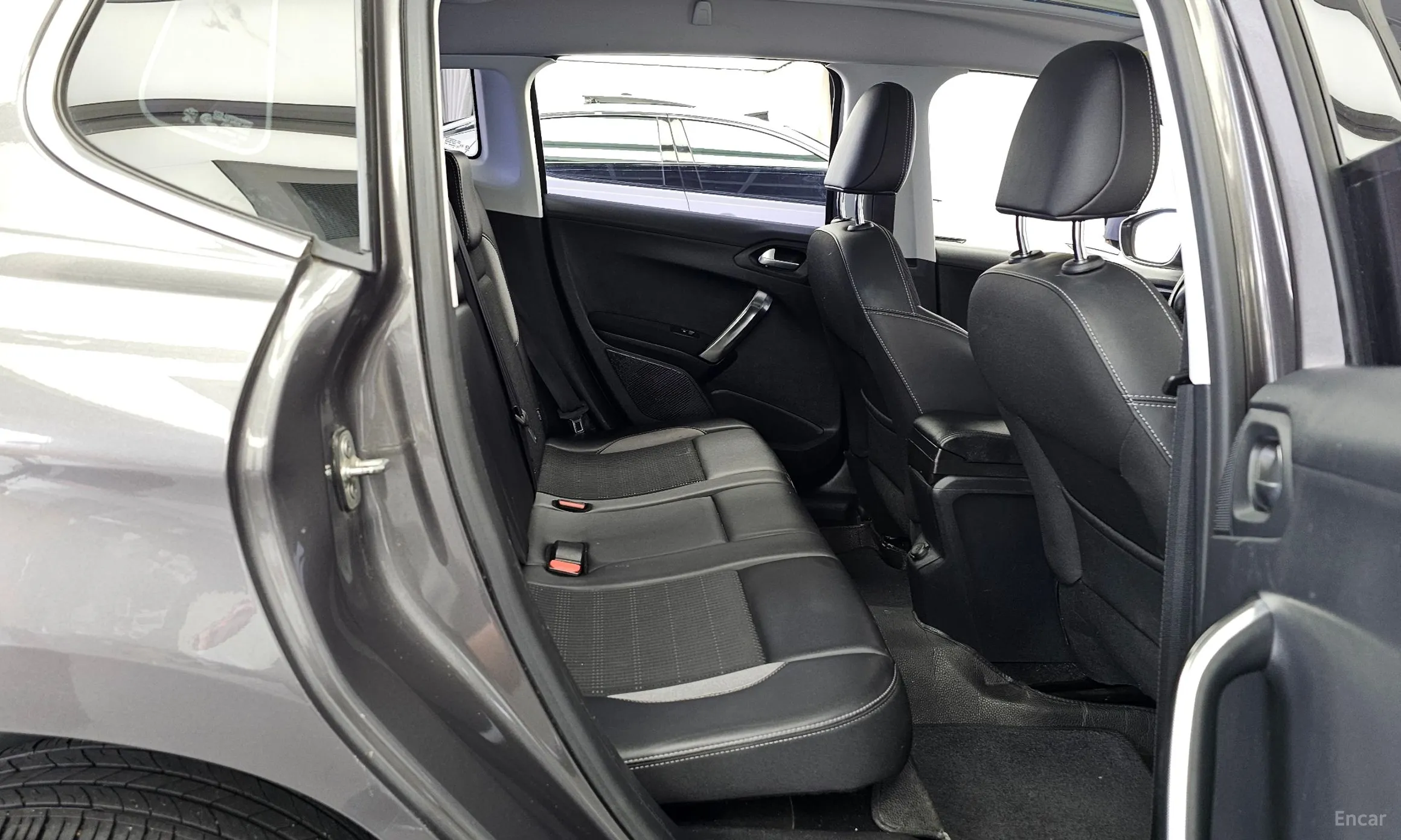 Peugeot 2008. превью 12